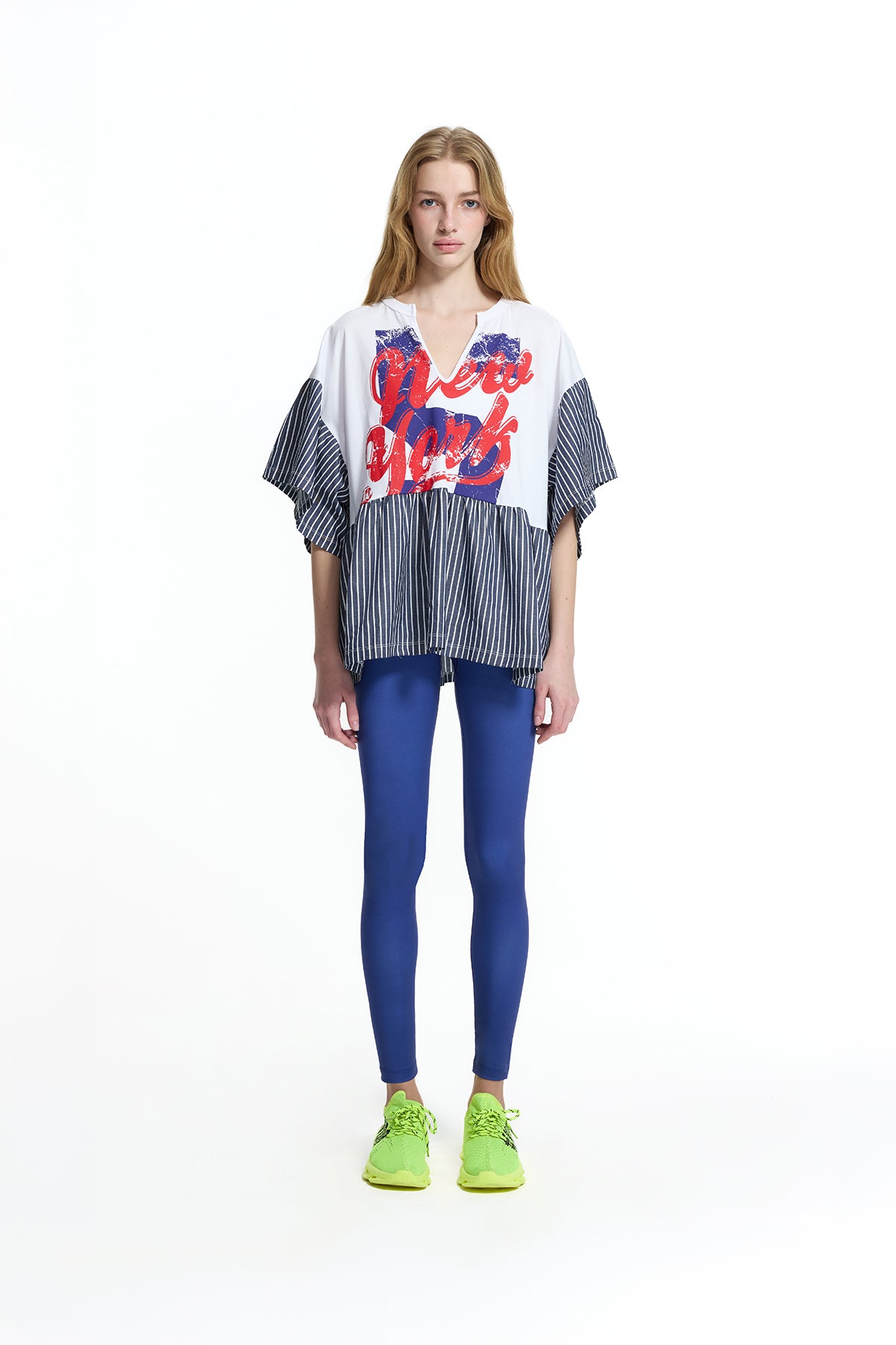 Beyaz Açık Mavi Yazı Baskılı Çizgi Detaylı Volanlı T-Shirt 19021