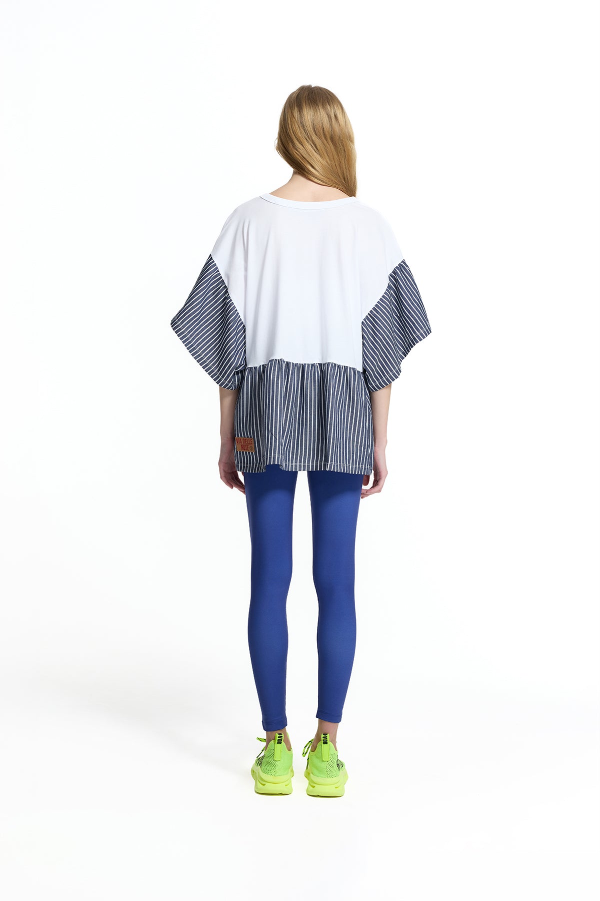 Beyaz Açık Mavi Yazı Baskılı Çizgi Detaylı Volanlı T-Shirt 19021