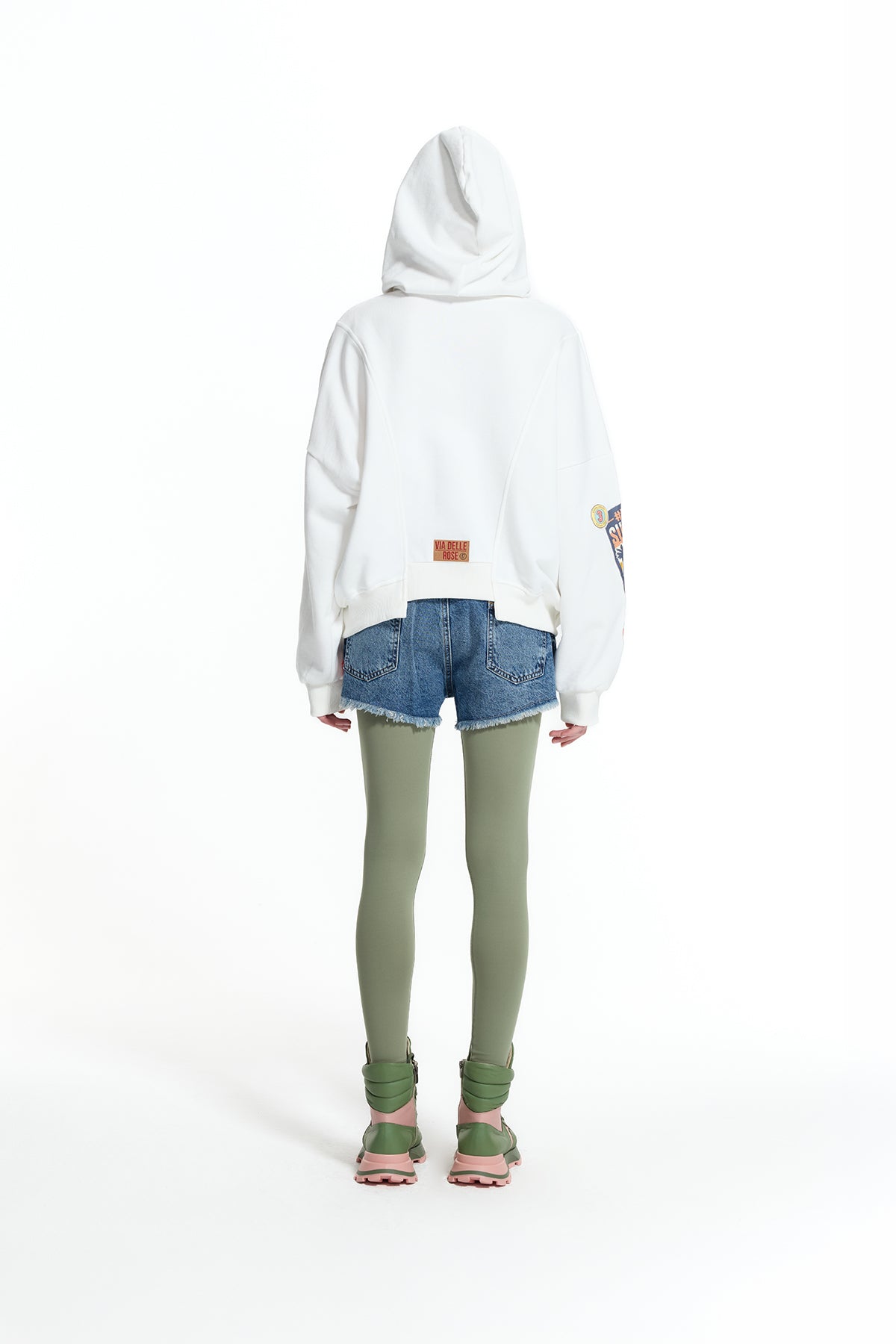 Ekru Arma ve Baskı Detaylı Kapüşonlu Sweatshirt 19044