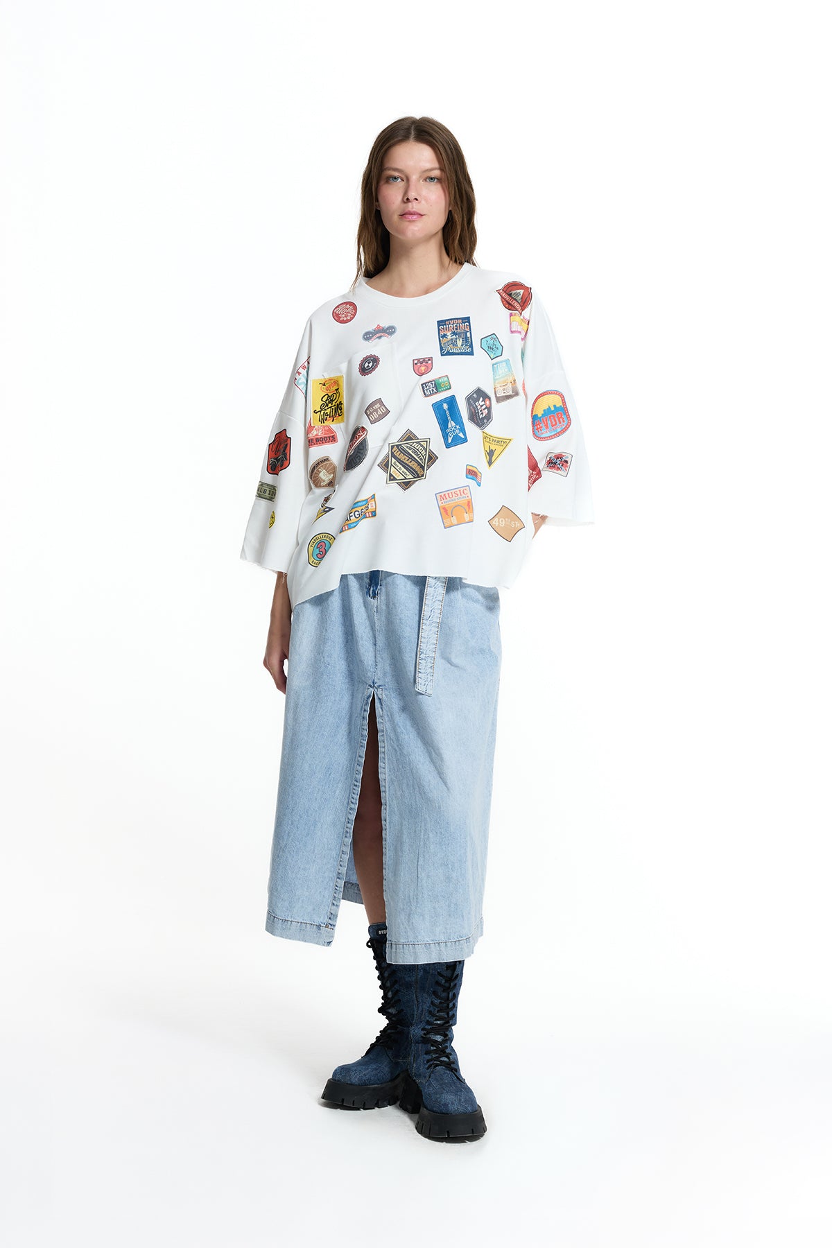 Beyaz Arma Detaylı Oversize Yarım Kol Sweatshirt 19074