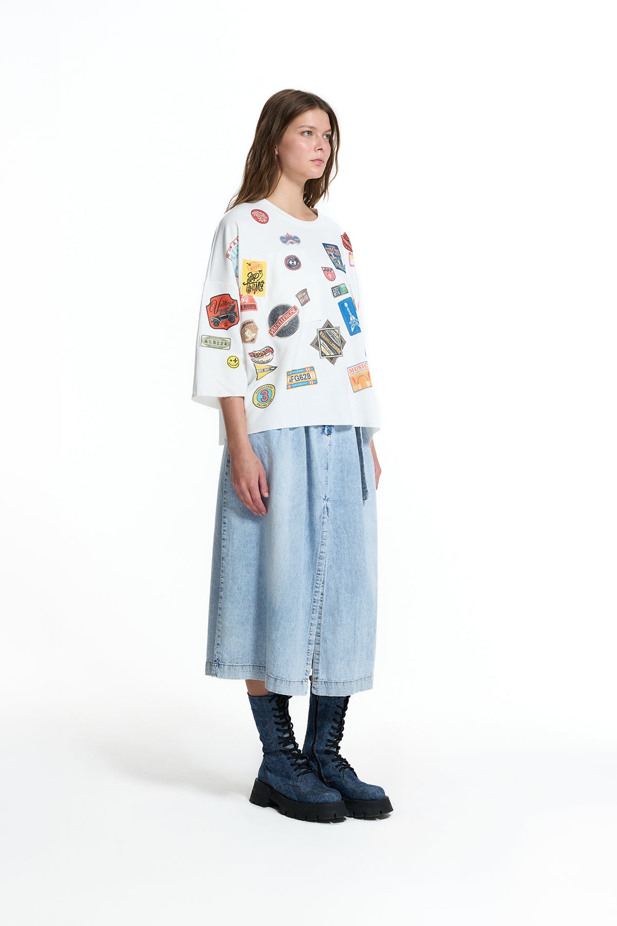 Beyaz Arma Detaylı Oversize Yarım Kol Sweatshirt 19074