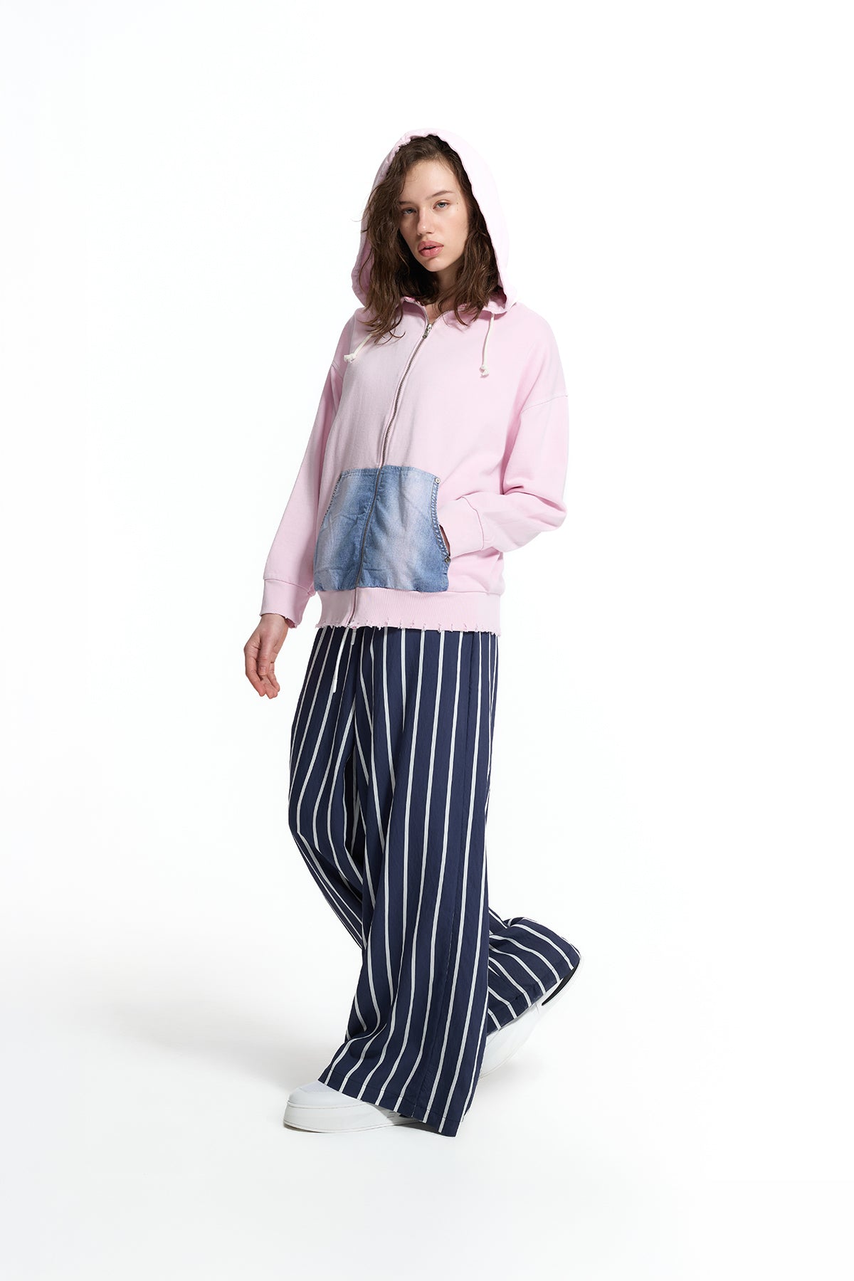 Pembe Mavi Denim Dokulu Cep Detaylı Kapüşonlu Oversize Sweatshirt 19092