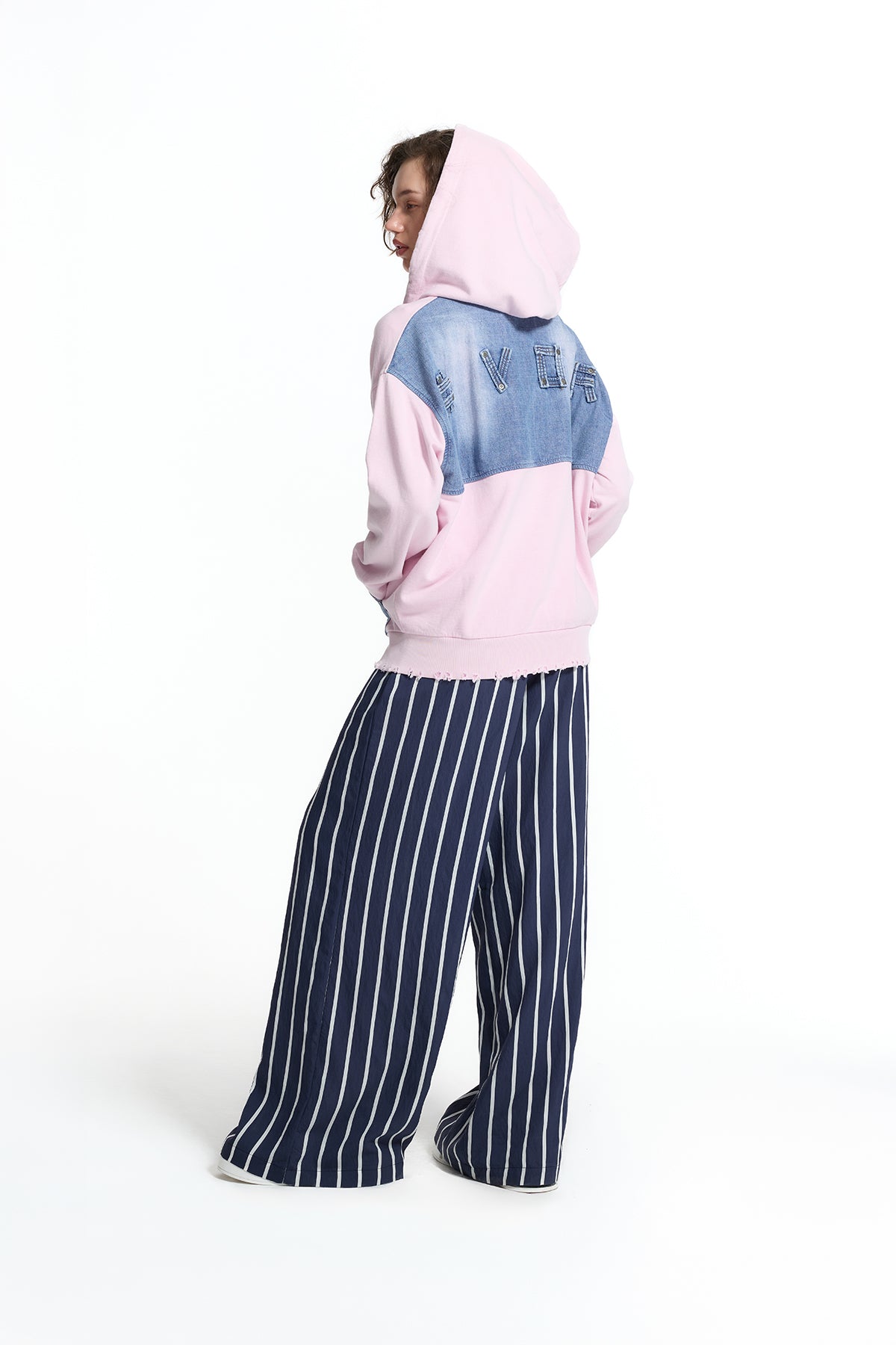 Pembe Mavi Denim Dokulu Cep Detaylı Kapüşonlu Oversize Sweatshirt 19092