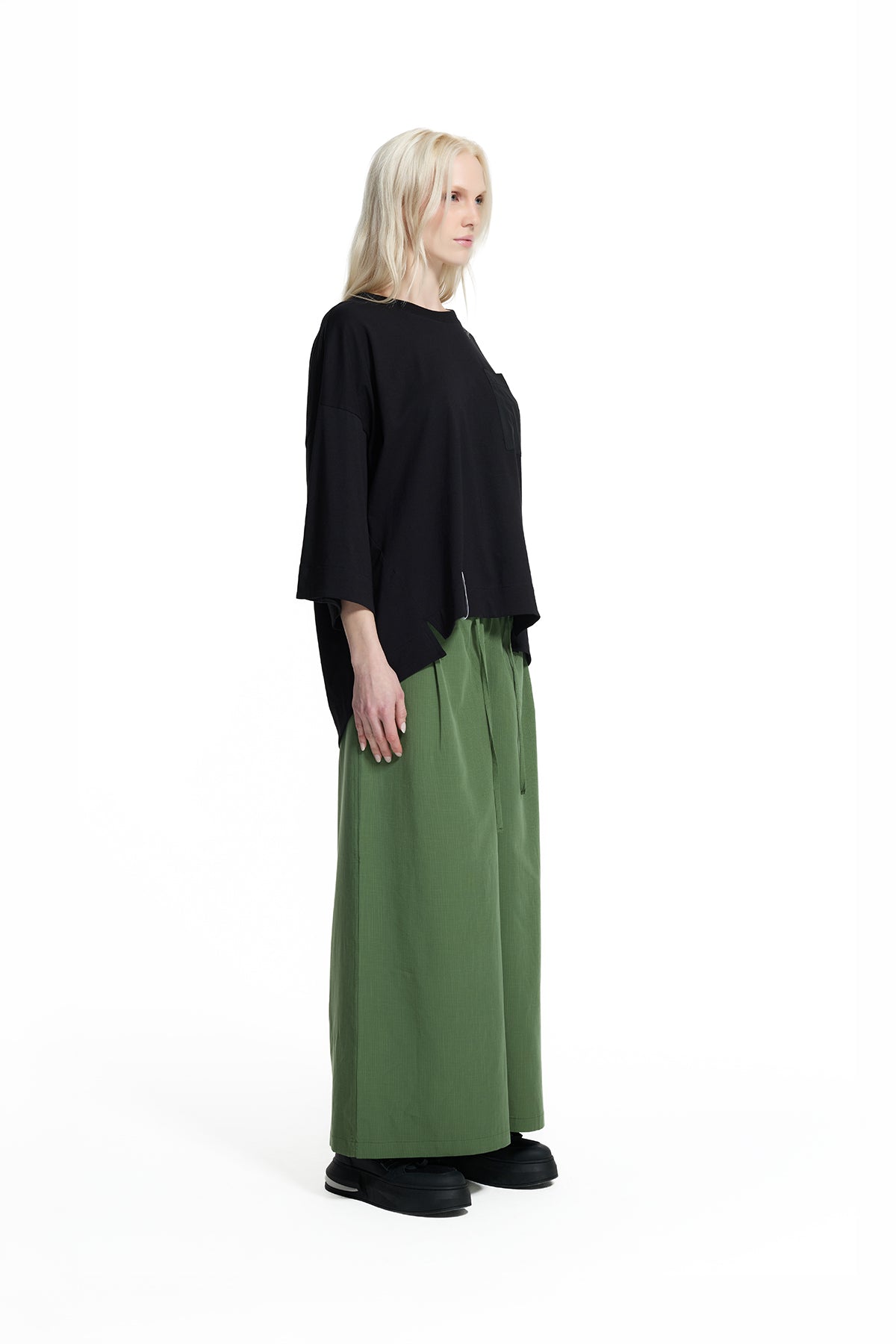 Siyah Minimal Cep Detaylı Oversize Siluet T-Shirt 19103