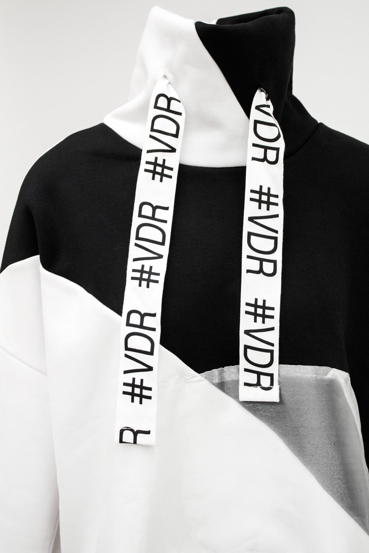 Siyah Beyaz Sweatshirt 6060