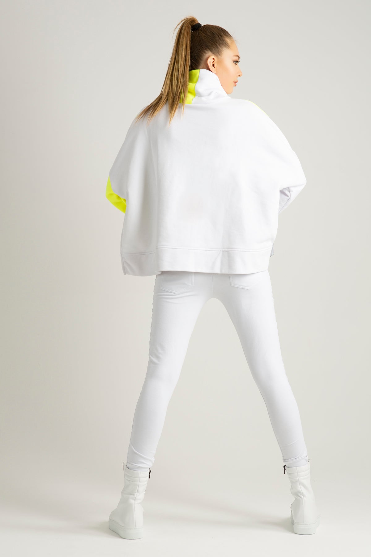 Sari Beyaz Sweatshirt 6060