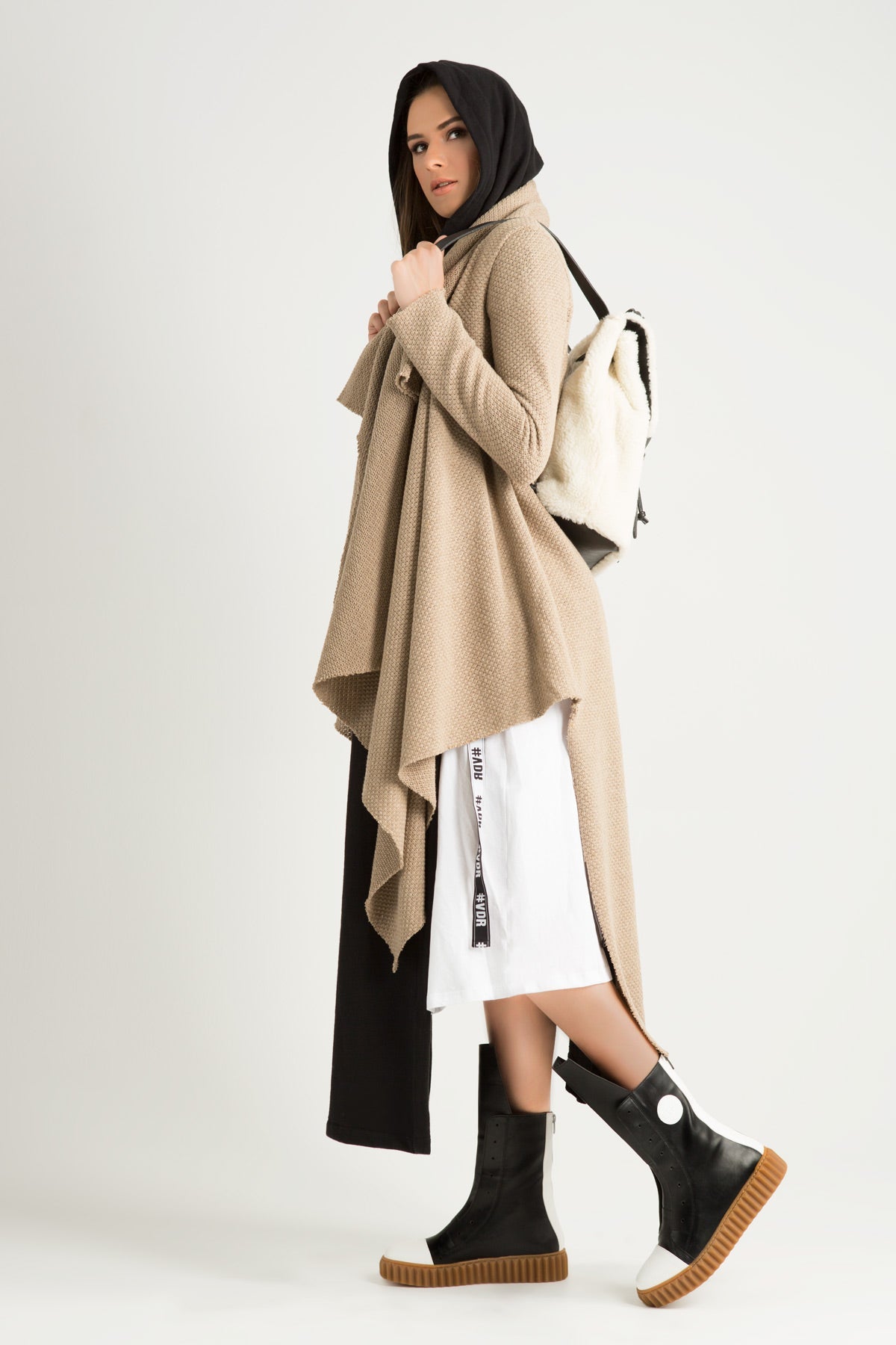 Bej Hirka 6300