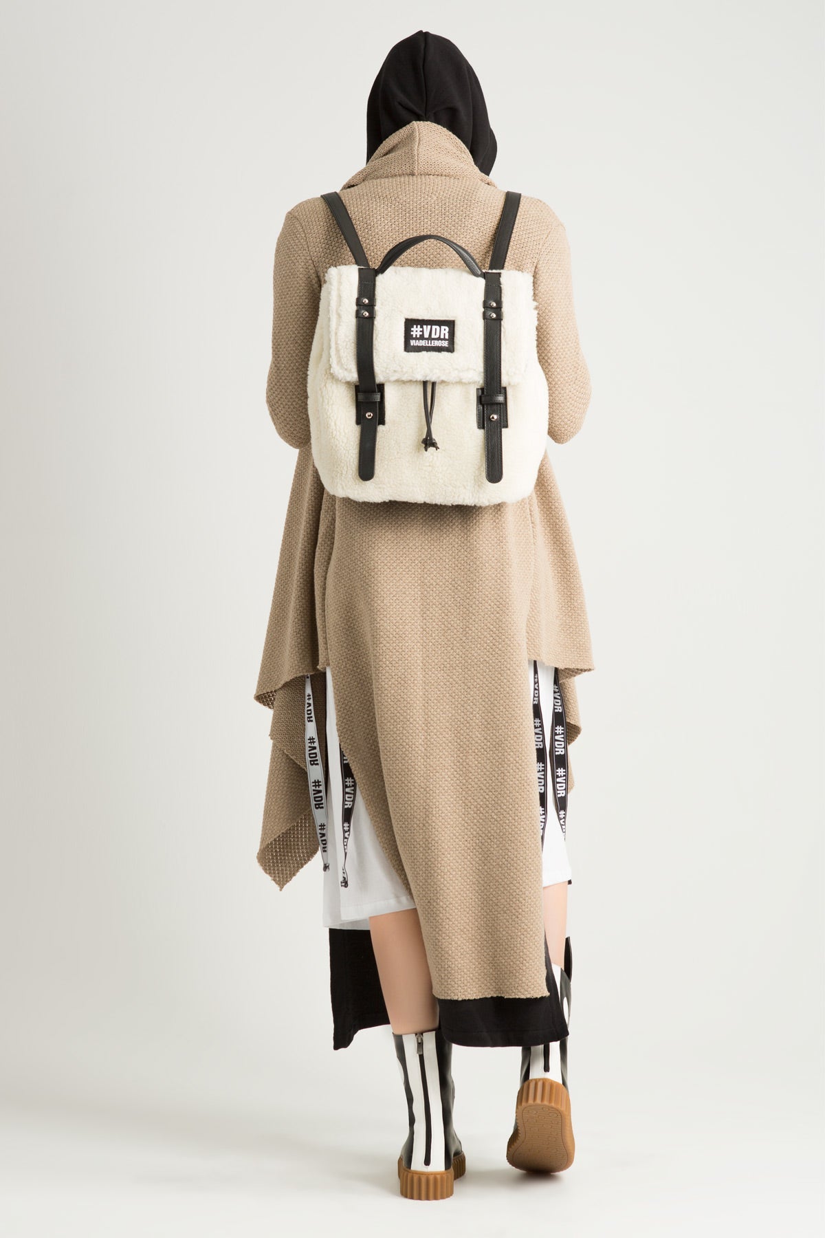 Bej Hirka 6300