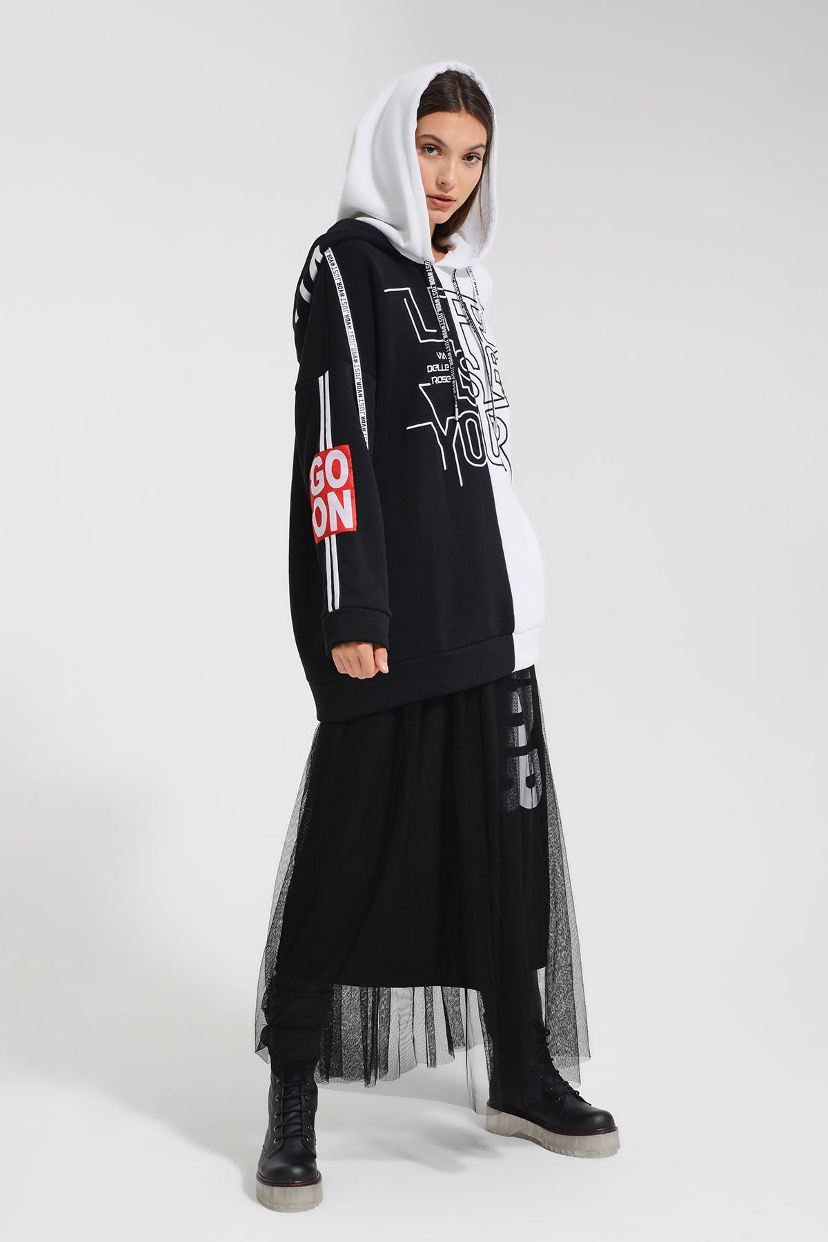 Siyah Beyaz Sweatshirt 8035