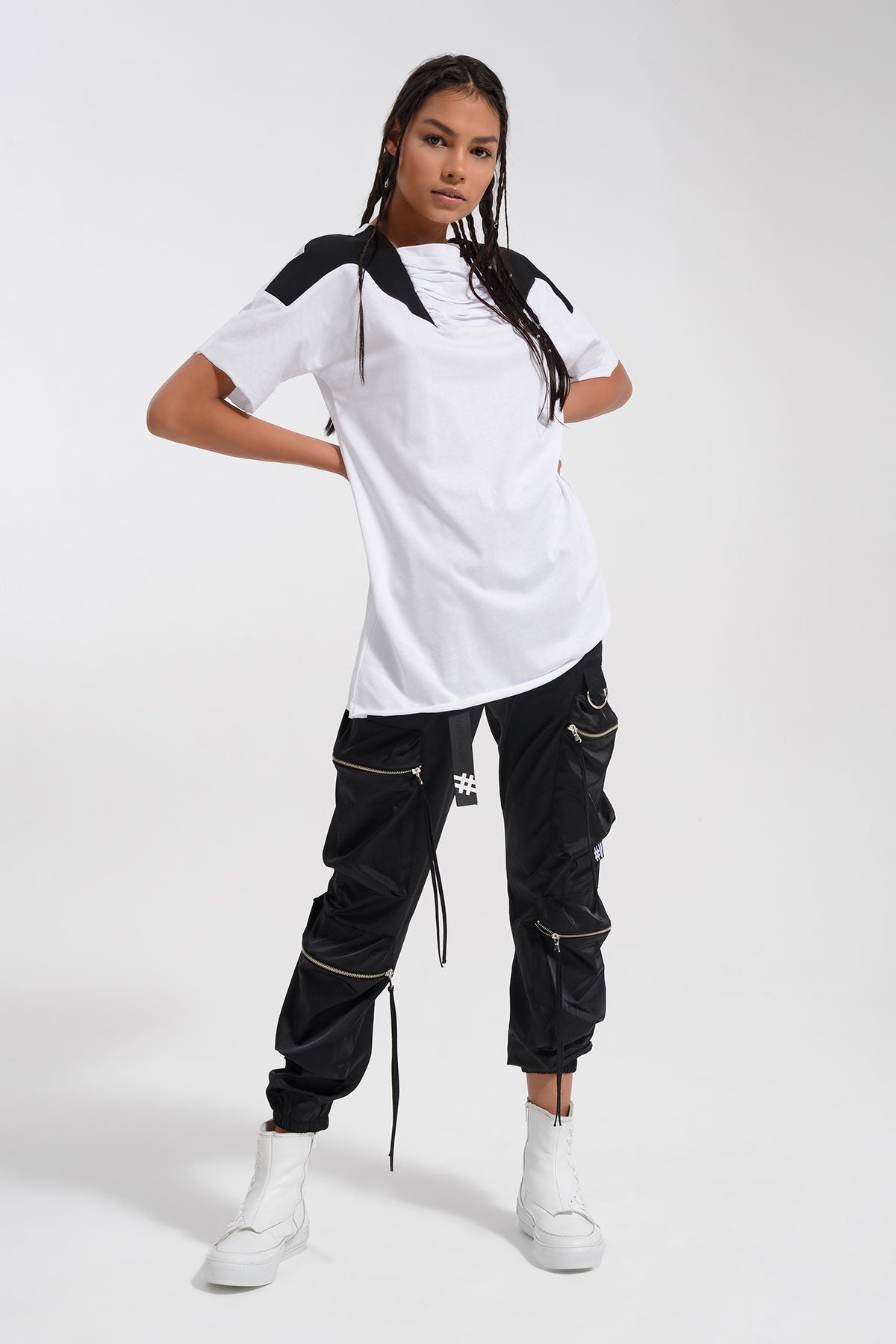 Beyaz Siyah T-shirt 8100