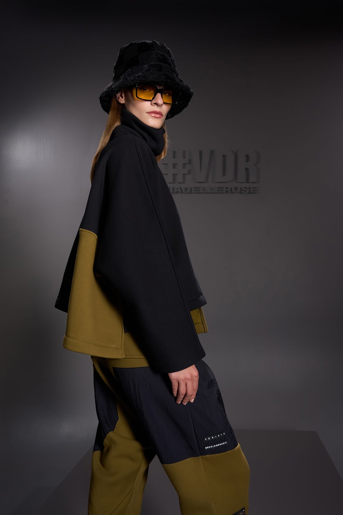 Siyah Yesil Sweatshirt 16060