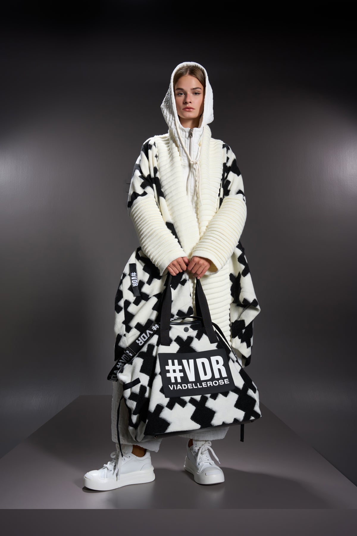 Ekru Siyah Hirka 16304