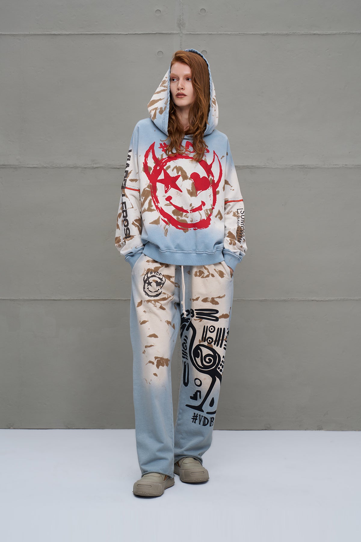 Mavi Bej Eskitme Desenli Oversize Kapüsonlu Sweatshirt 18000