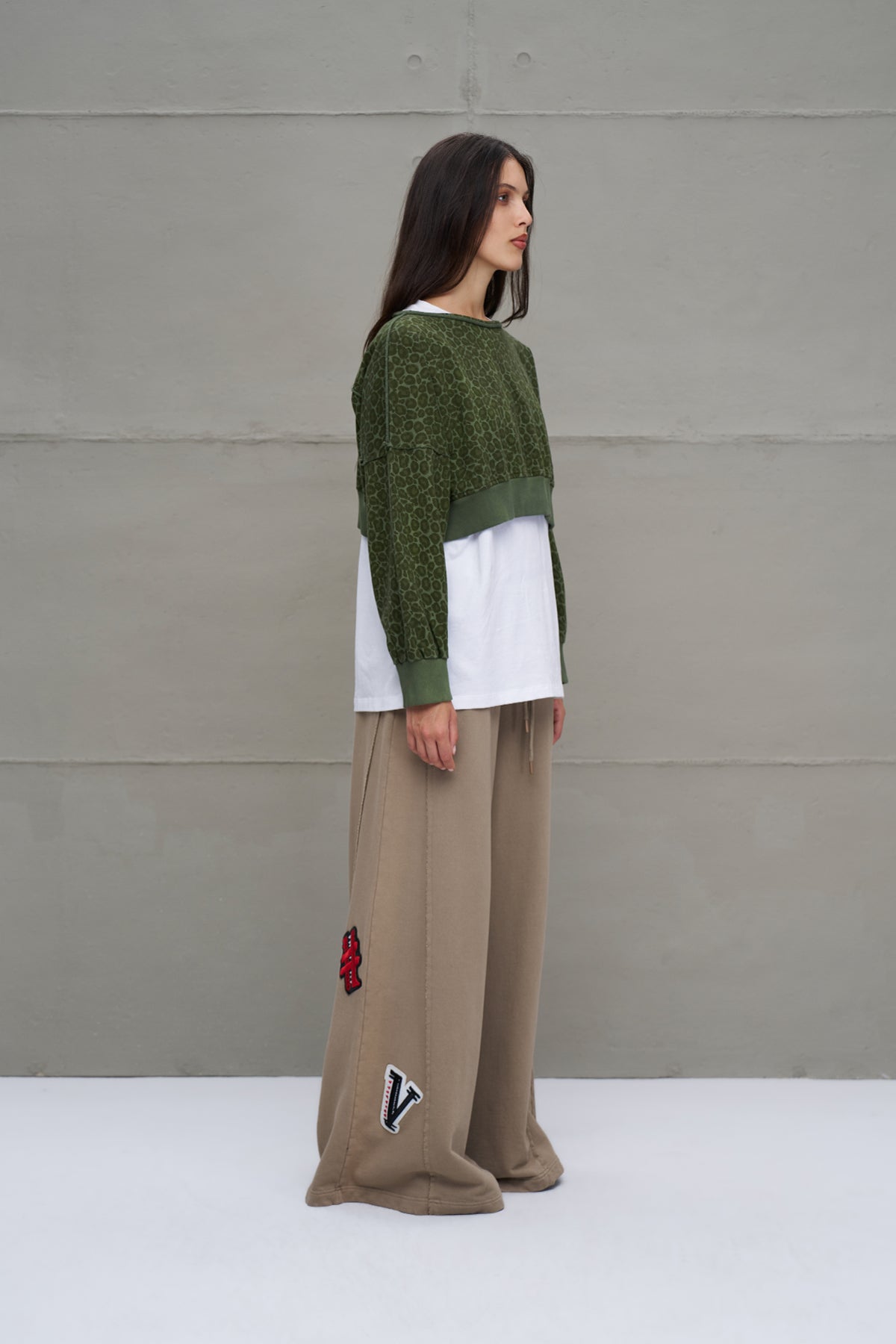 Yesil Leoparli Kisa Sweatshirt 18013