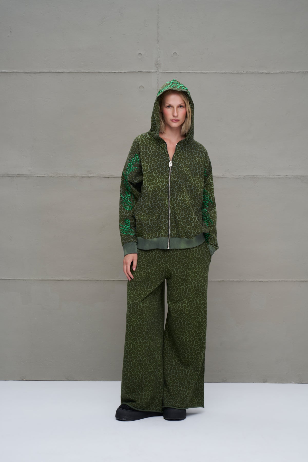 Yesil Sloganli Oversize Sweatshirt 18016
