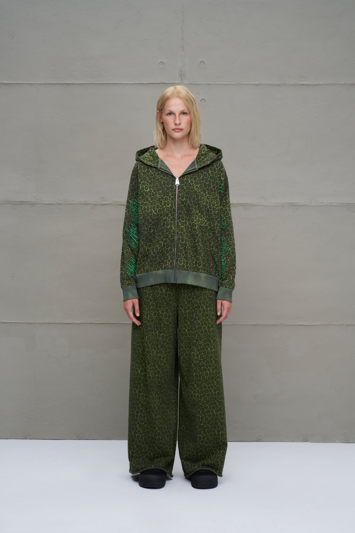 Yesil Sloganli Oversize Sweatshirt 18016