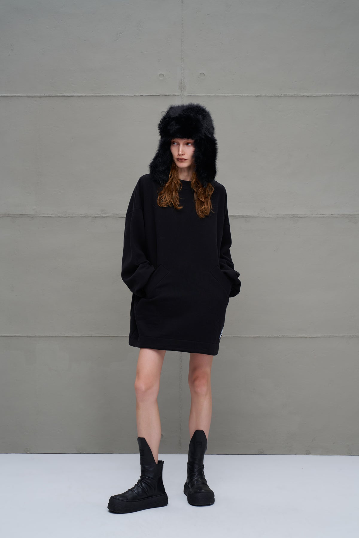 Siyah Genis Kesim Sweatshirt 18022