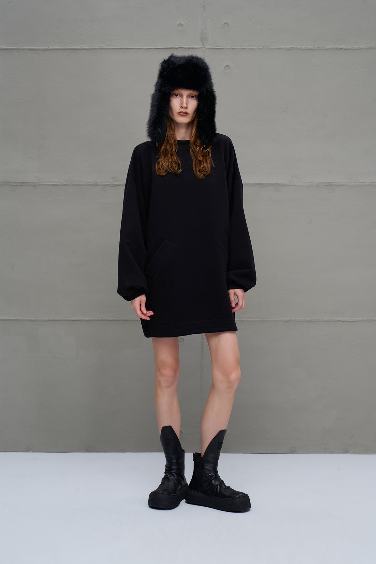 Siyah Genis Kesim Sweatshirt 18022