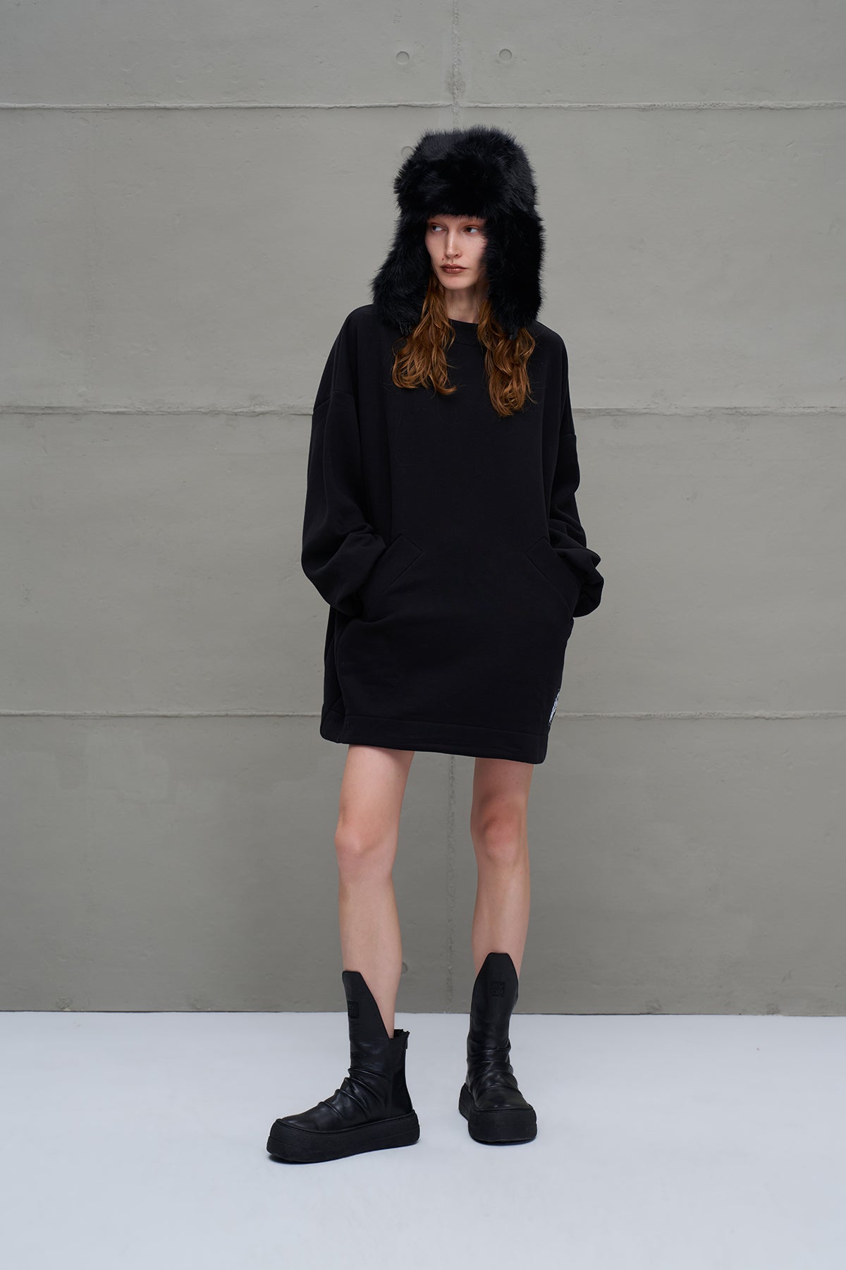 Siyah Genis Kesim Sweatshirt 18022