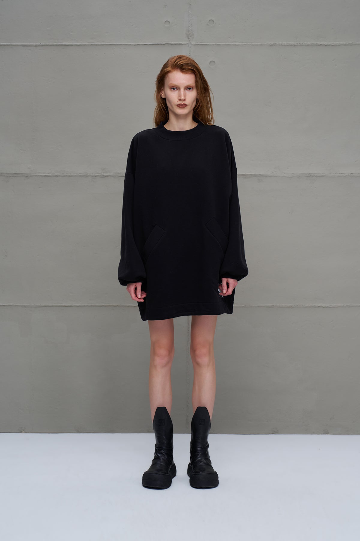 Siyah Genis Kesim Sweatshirt 18022