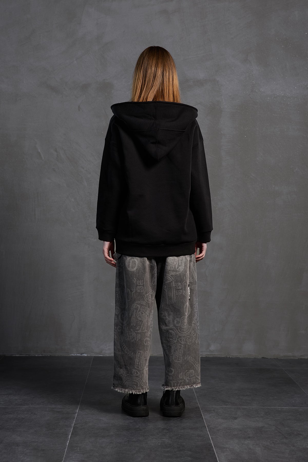 Siyah Kapüsonlu Sweatshirt 18023