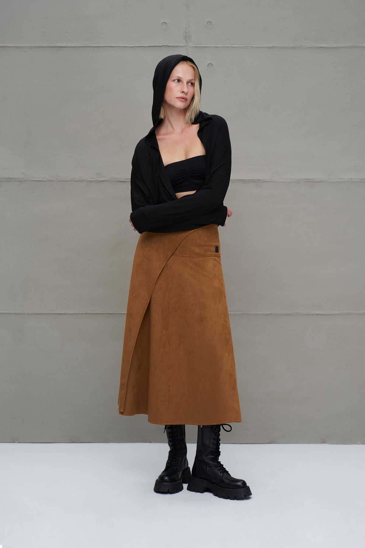 Siyah Kapüsonlu Crop Bluz 18031