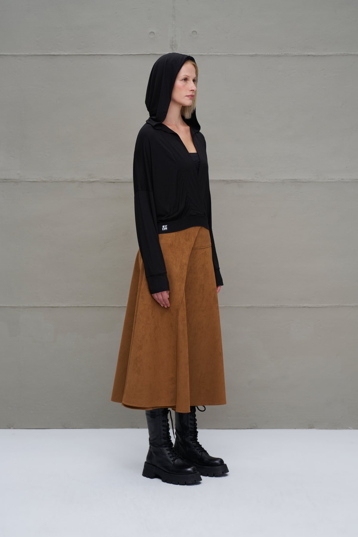 Siyah Kapüsonlu Crop Bluz 18031