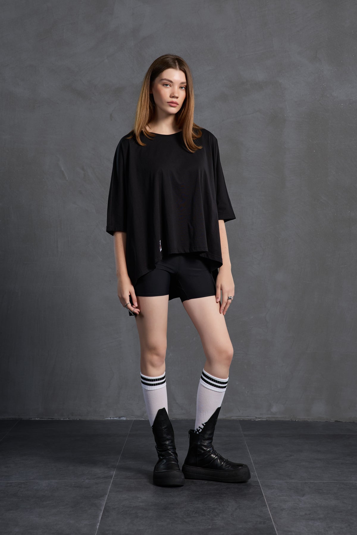 Siyah Asimetrik Oversize T-Shirt 18037