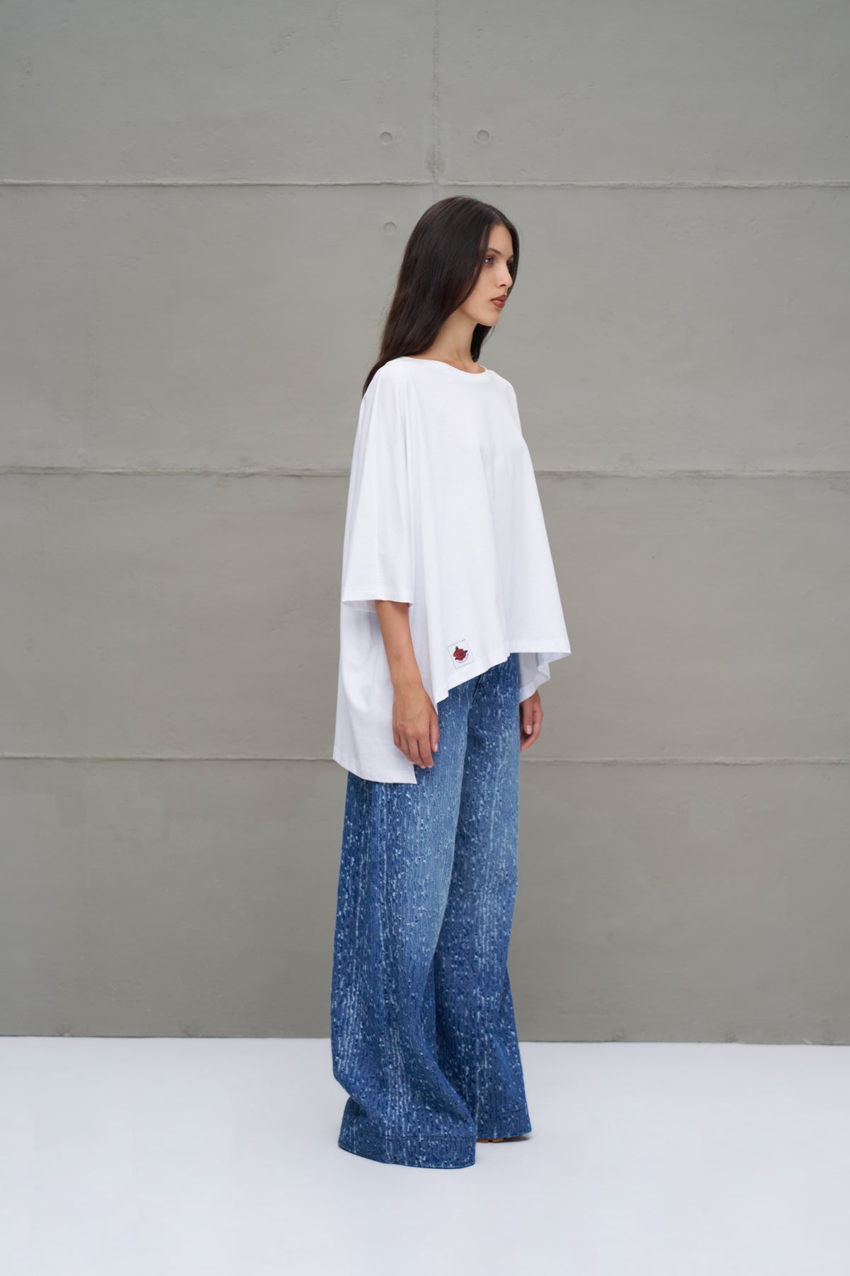 Beyaz Asimetrik Oversize T-Shirt 18037