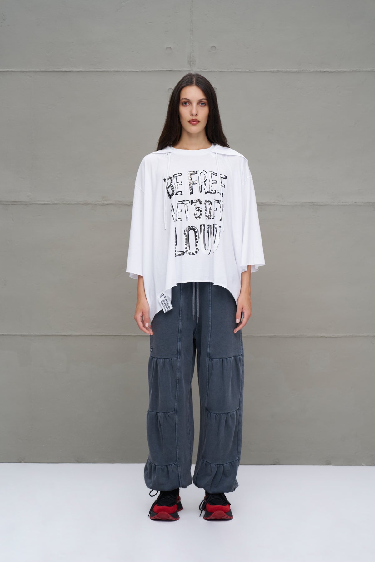 Beyaz Asimetrik Oversize Kapüsonlu T-Shirt 18042
