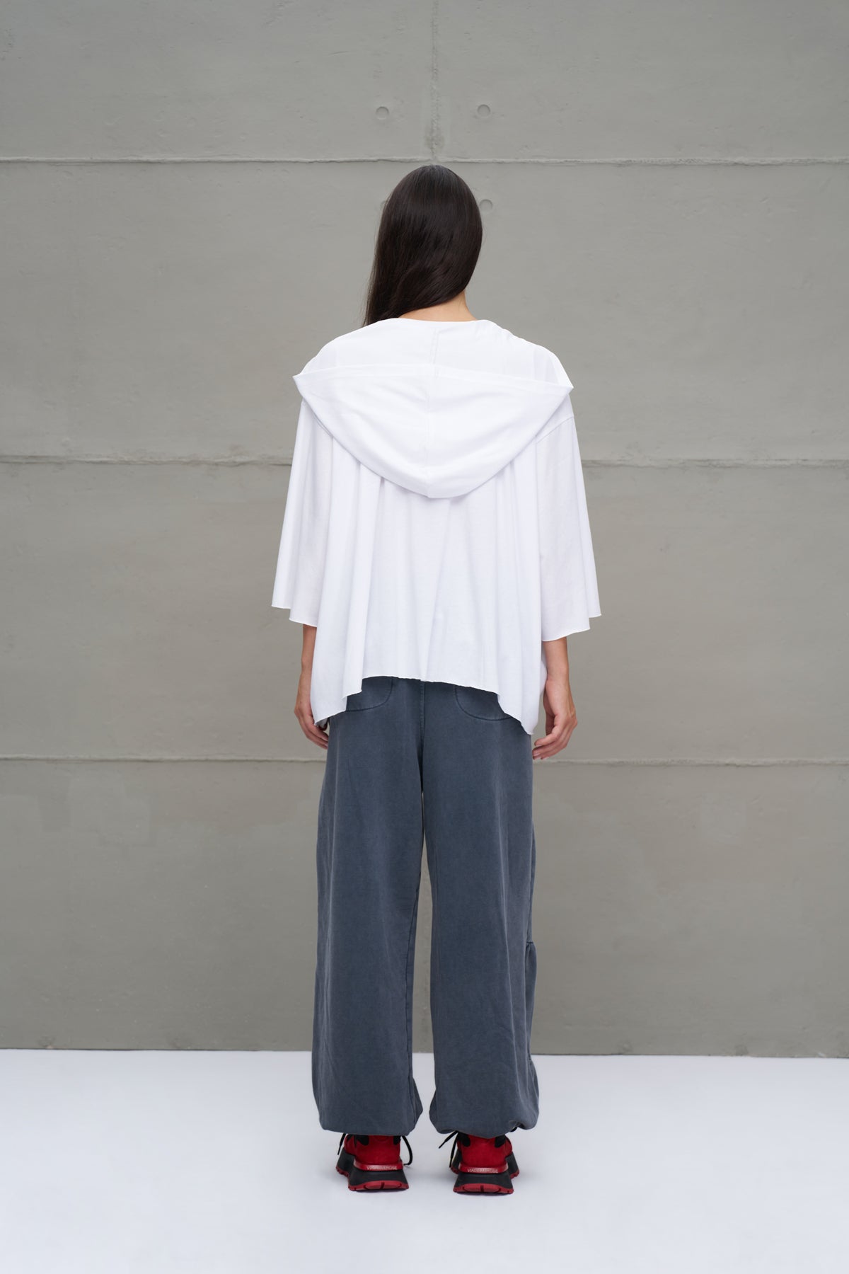 Beyaz Asimetrik Oversize Kapüsonlu T-Shirt 18042