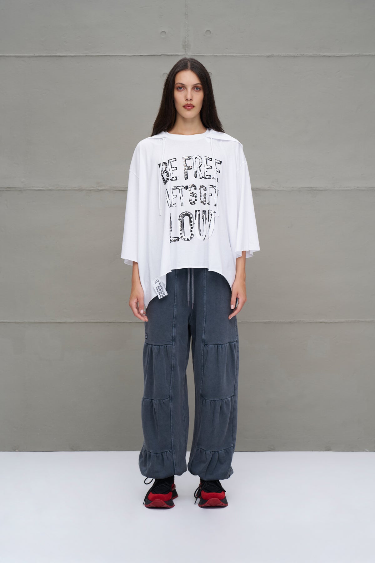 Beyaz Asimetrik Oversize Kapüsonlu T-Shirt 18042