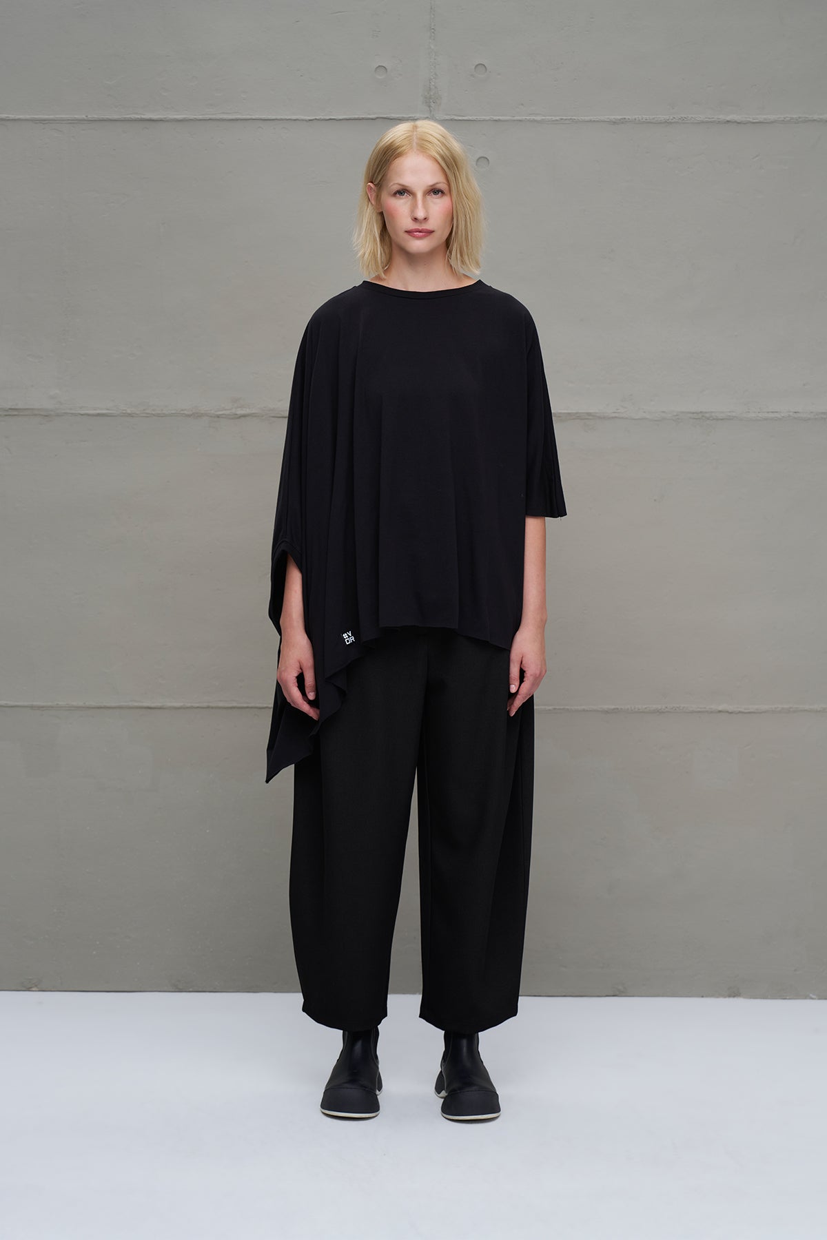 Siyah Asimetrik Oversize T-Shirt 18043