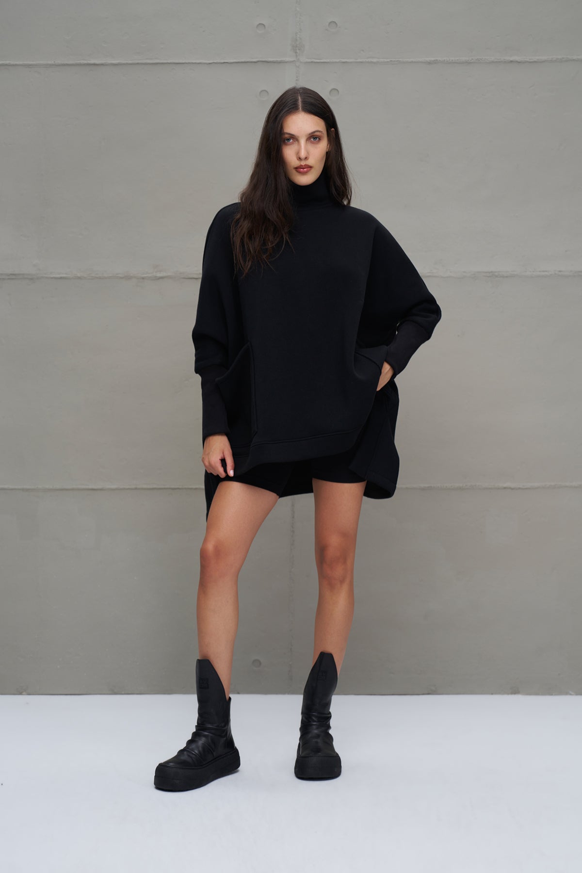 Siyah Balikçi Yaka Oversize Sweatshirt 18045