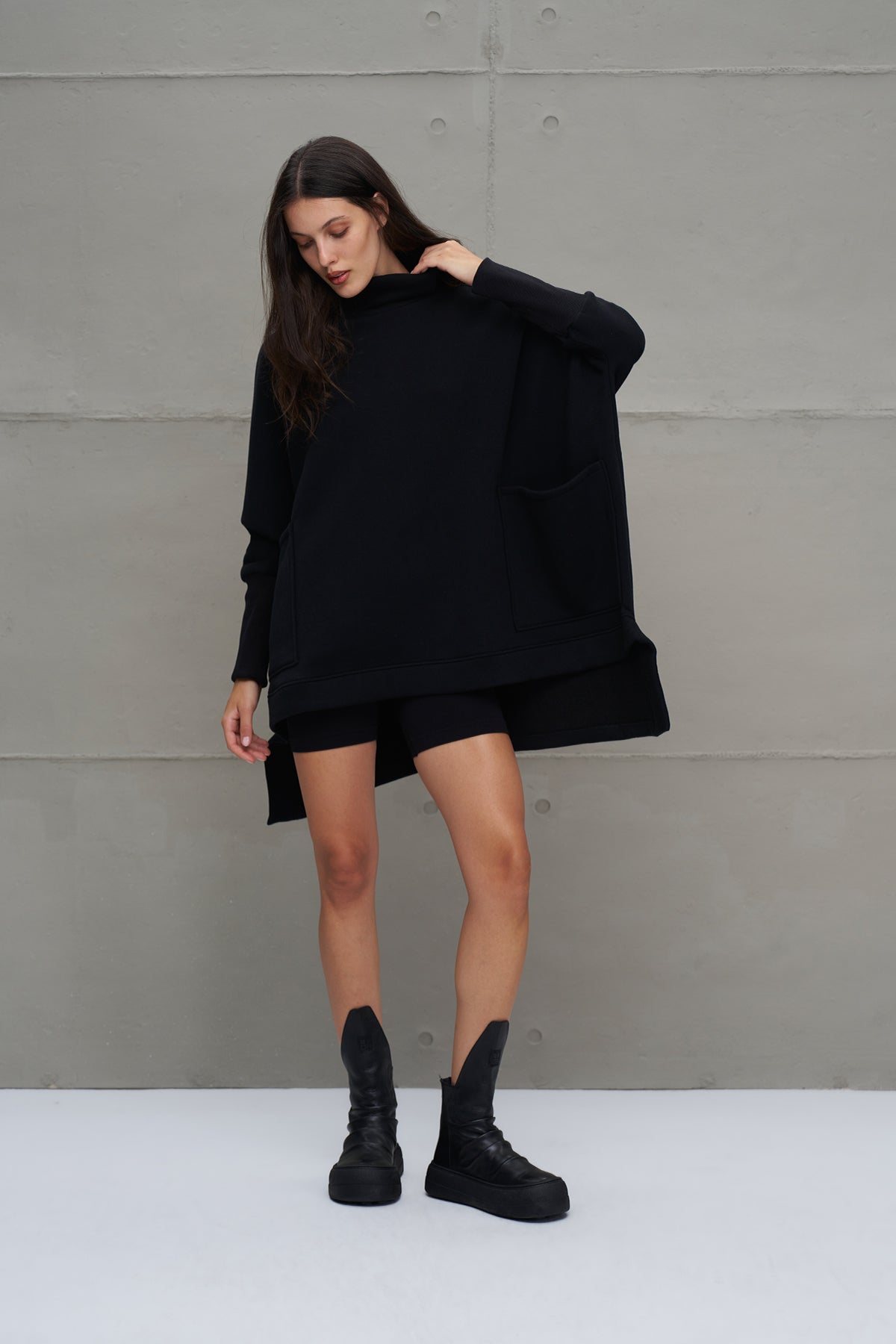 Siyah Balikçi Yaka Oversize Sweatshirt 18045