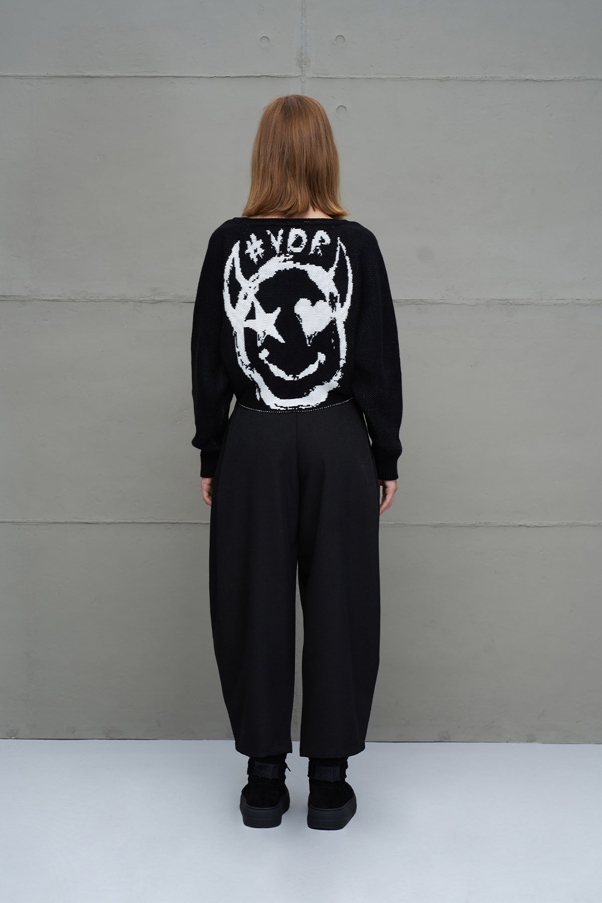 Siyah Kayik Yaka Triko Kazak 18053