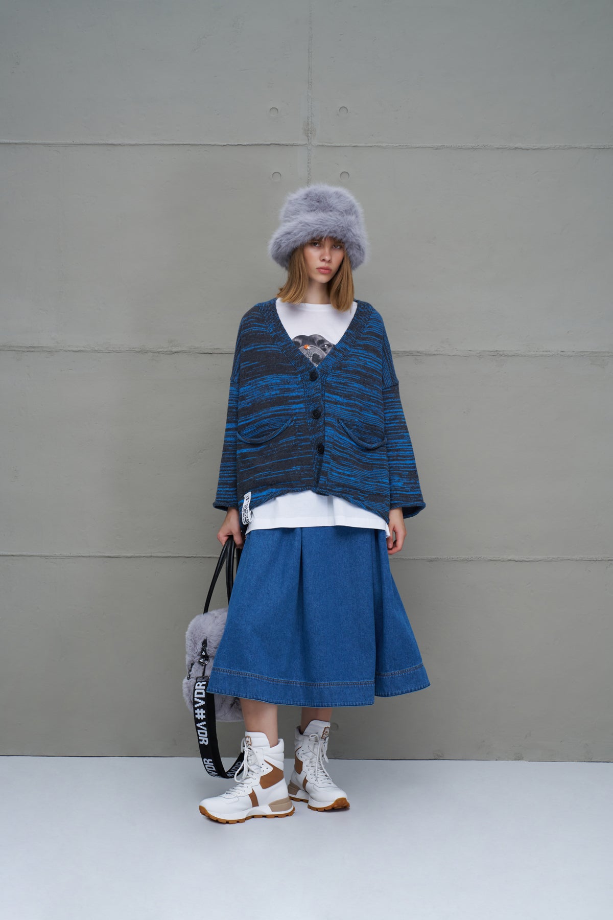 Antrasit Mavi Sloganli Oversize Triko Hirka 18062