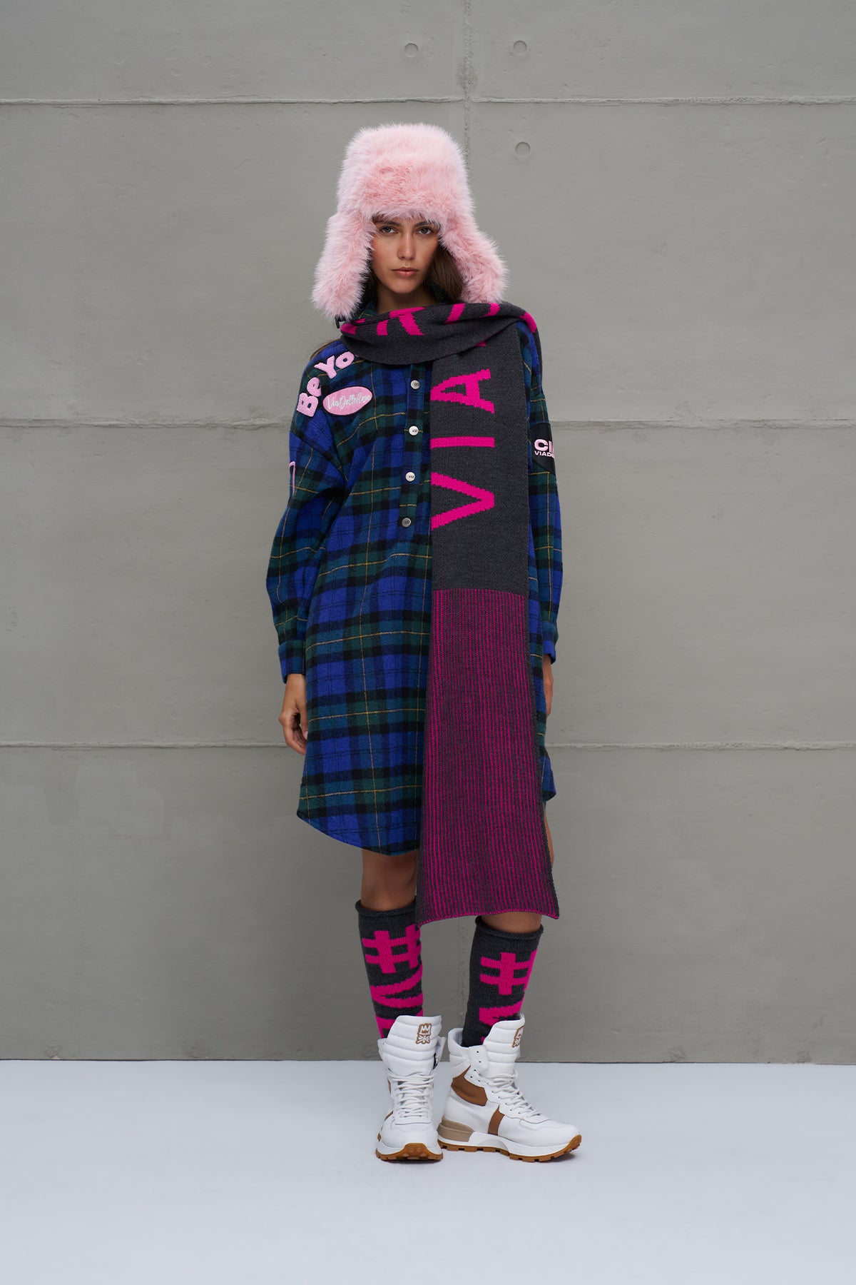 Antrasit Neon Pembe Logolu Çizgili Triko Atki 18069