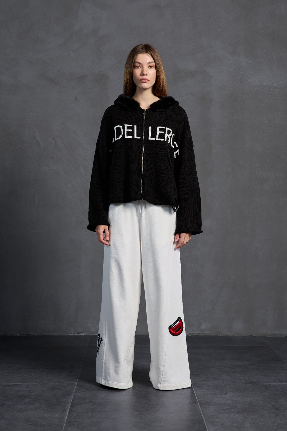 Siyah Fermuarli Yazili Oversize Kapüsonlu Kazak 18076