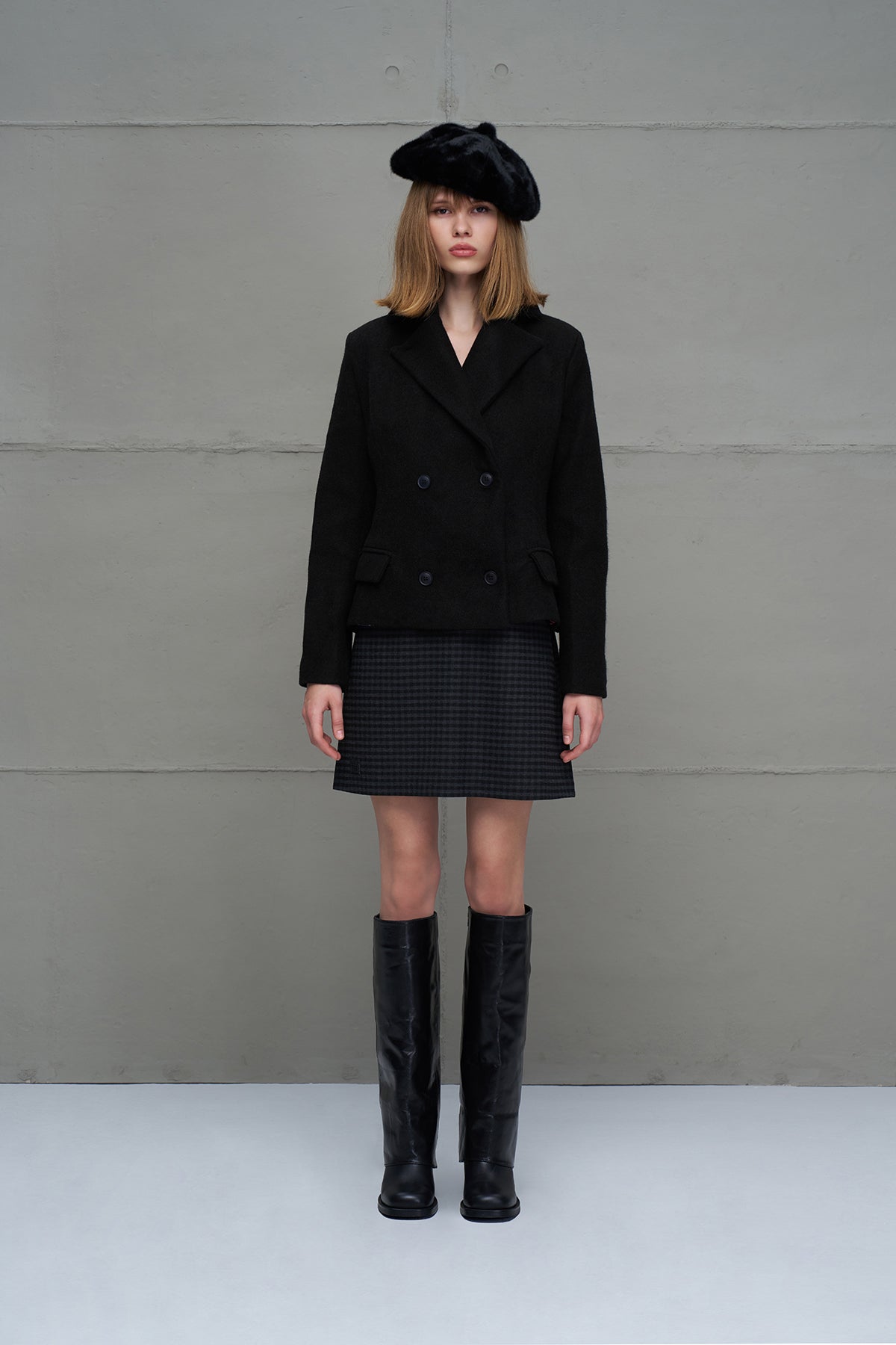 Siyah Dügmeli Kase Ceket 18110