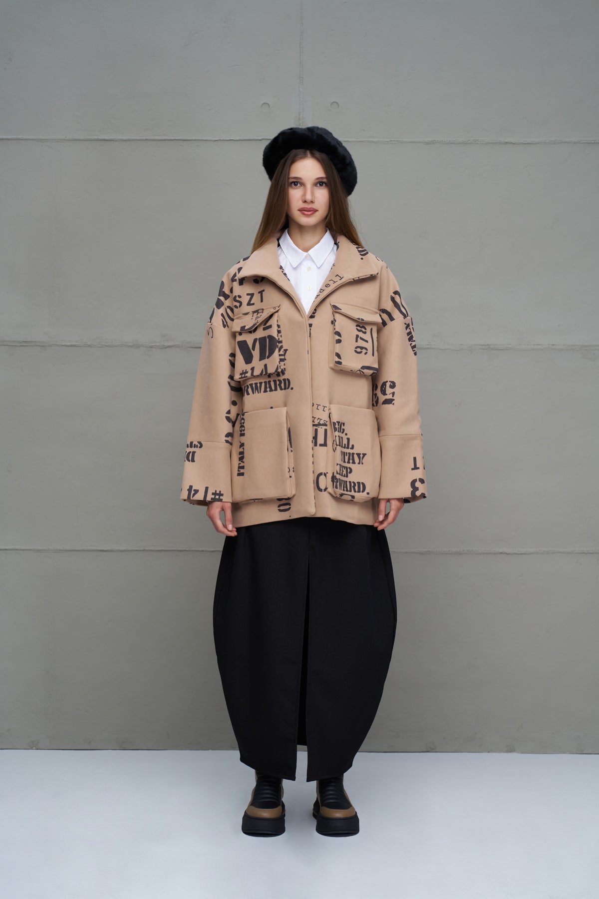 Bej Siyah Desenli Oversize Kase Ceket 18115