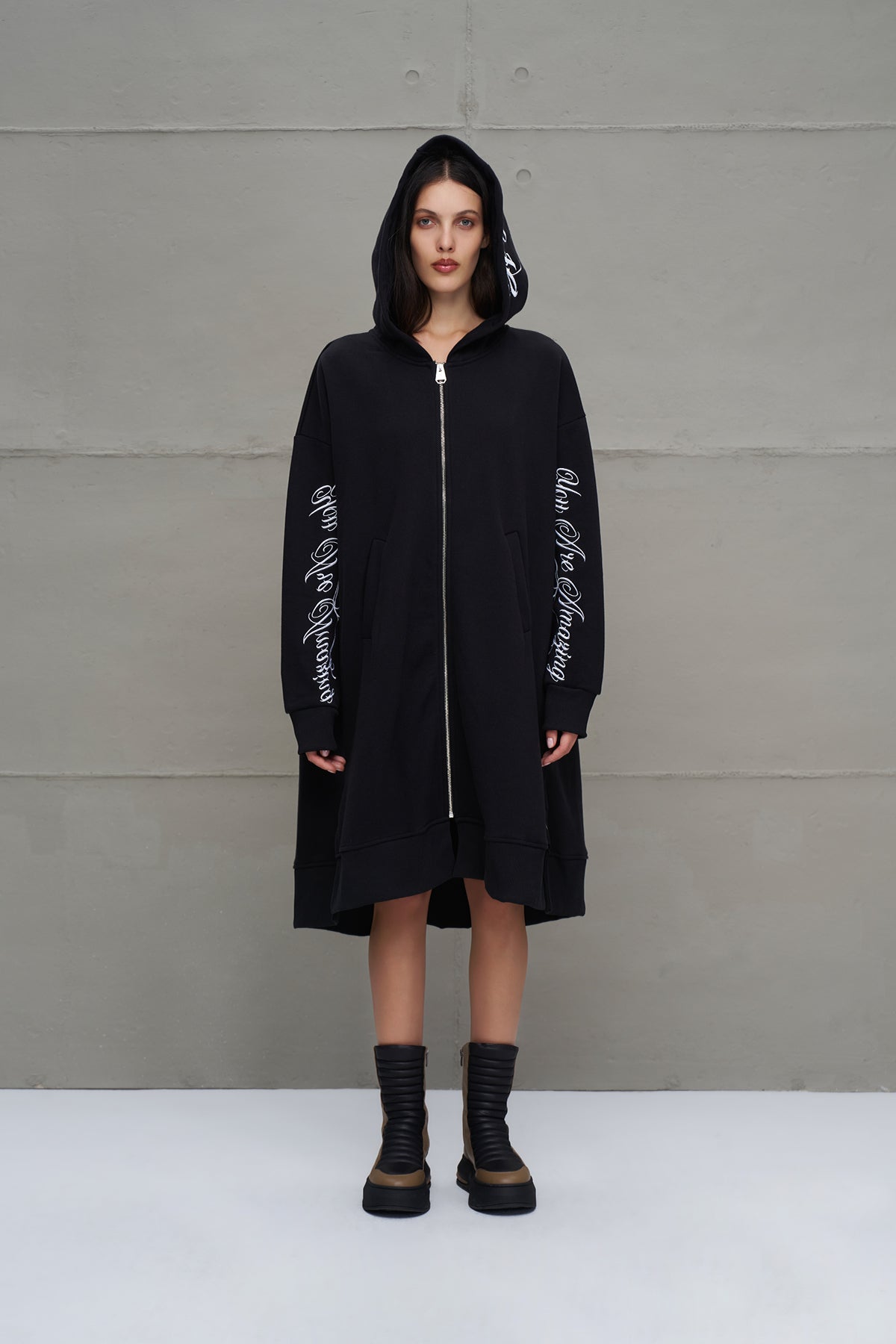 Siyah Kapüsonlu Oversize Uzun Hirka 18141