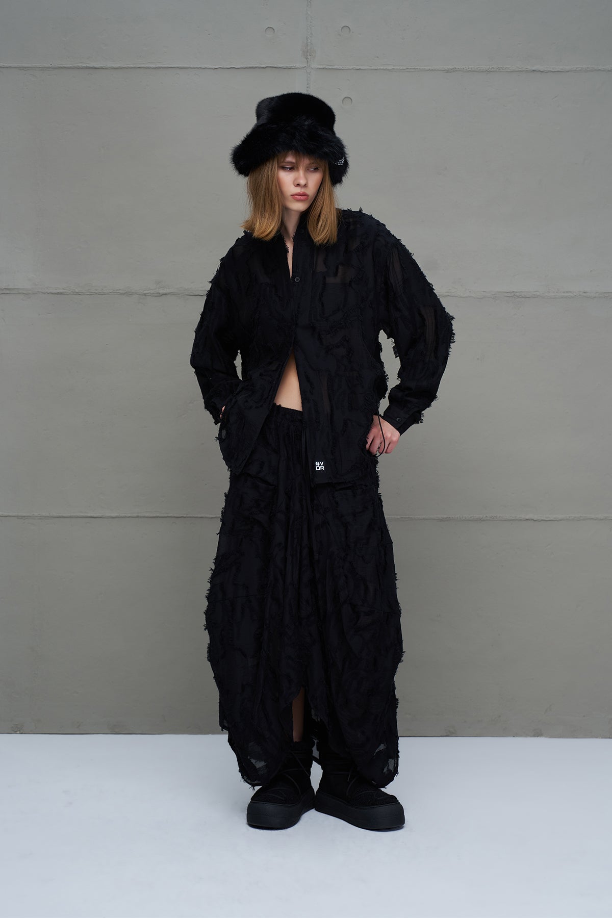 Siyah Yari Transparan Püsküllü Gömlek 18171