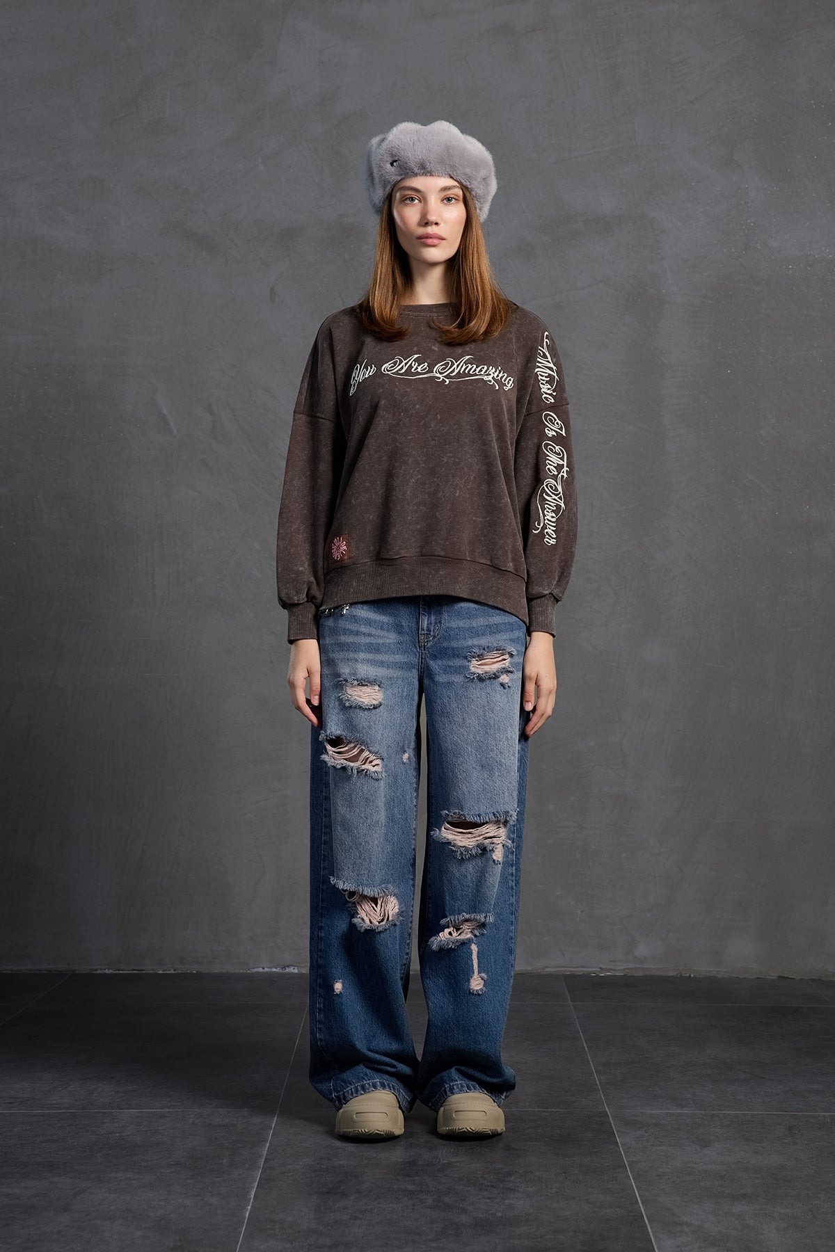 Kahverengi Sloganli Oversize Sweatshirt 18178