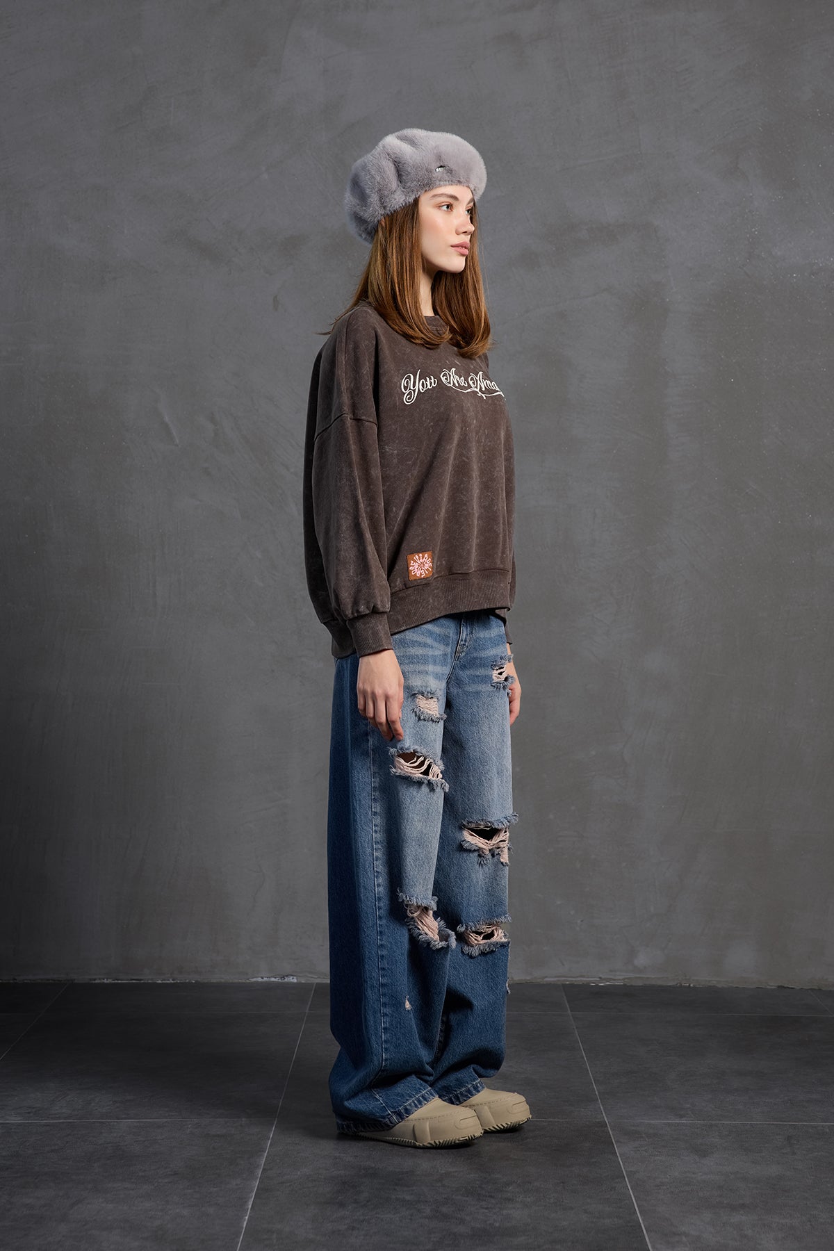 Kahverengi Sloganli Oversize Sweatshirt 18178