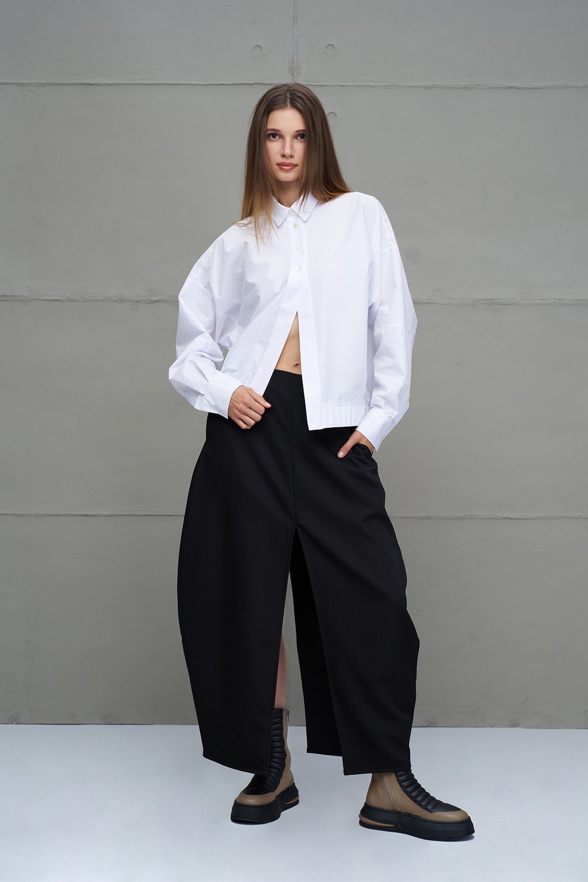 Siyah Yirtmaçli Balon Midi Etek 18204