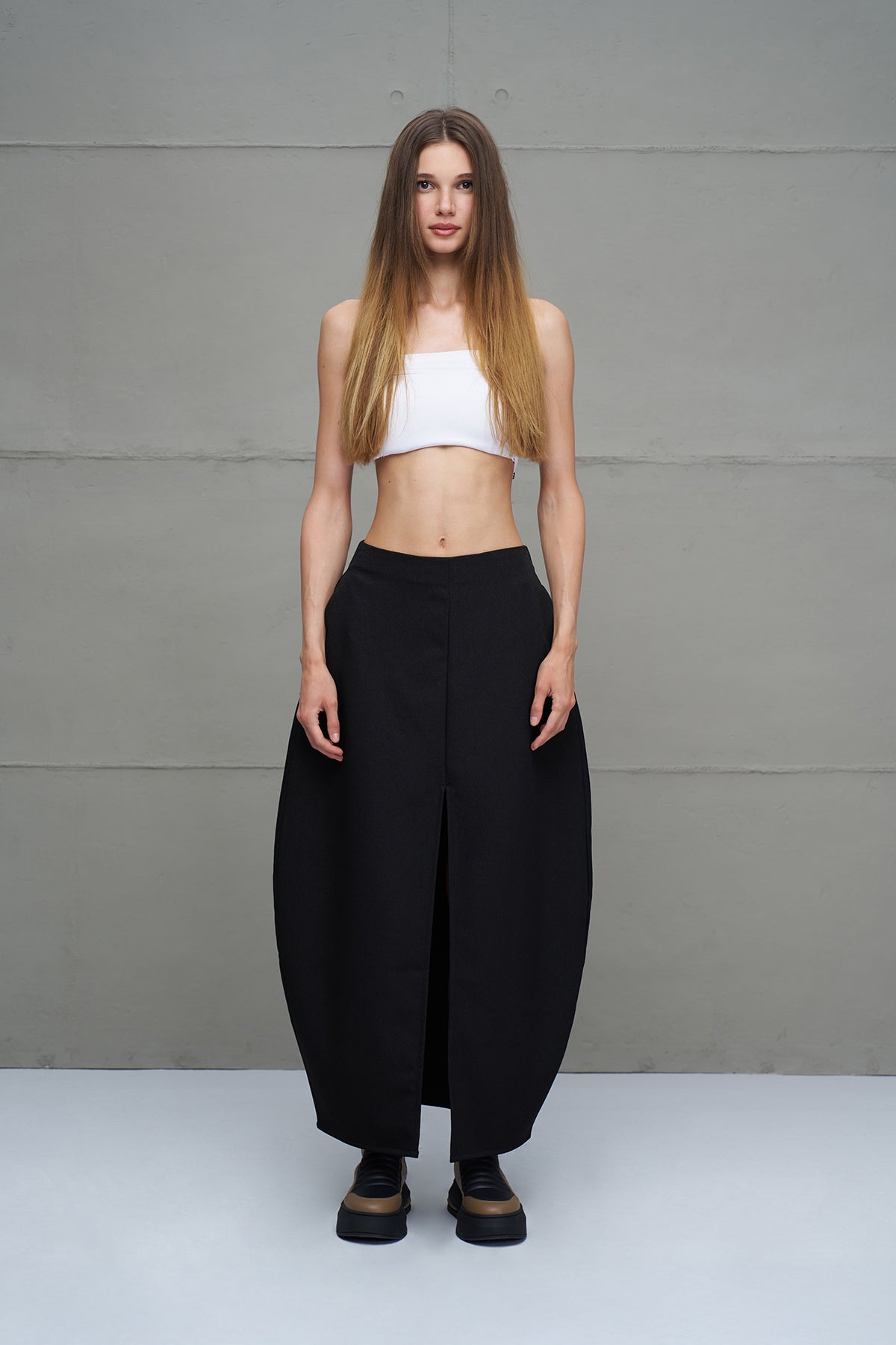 Siyah Yirtmaçli Balon Midi Etek 18204