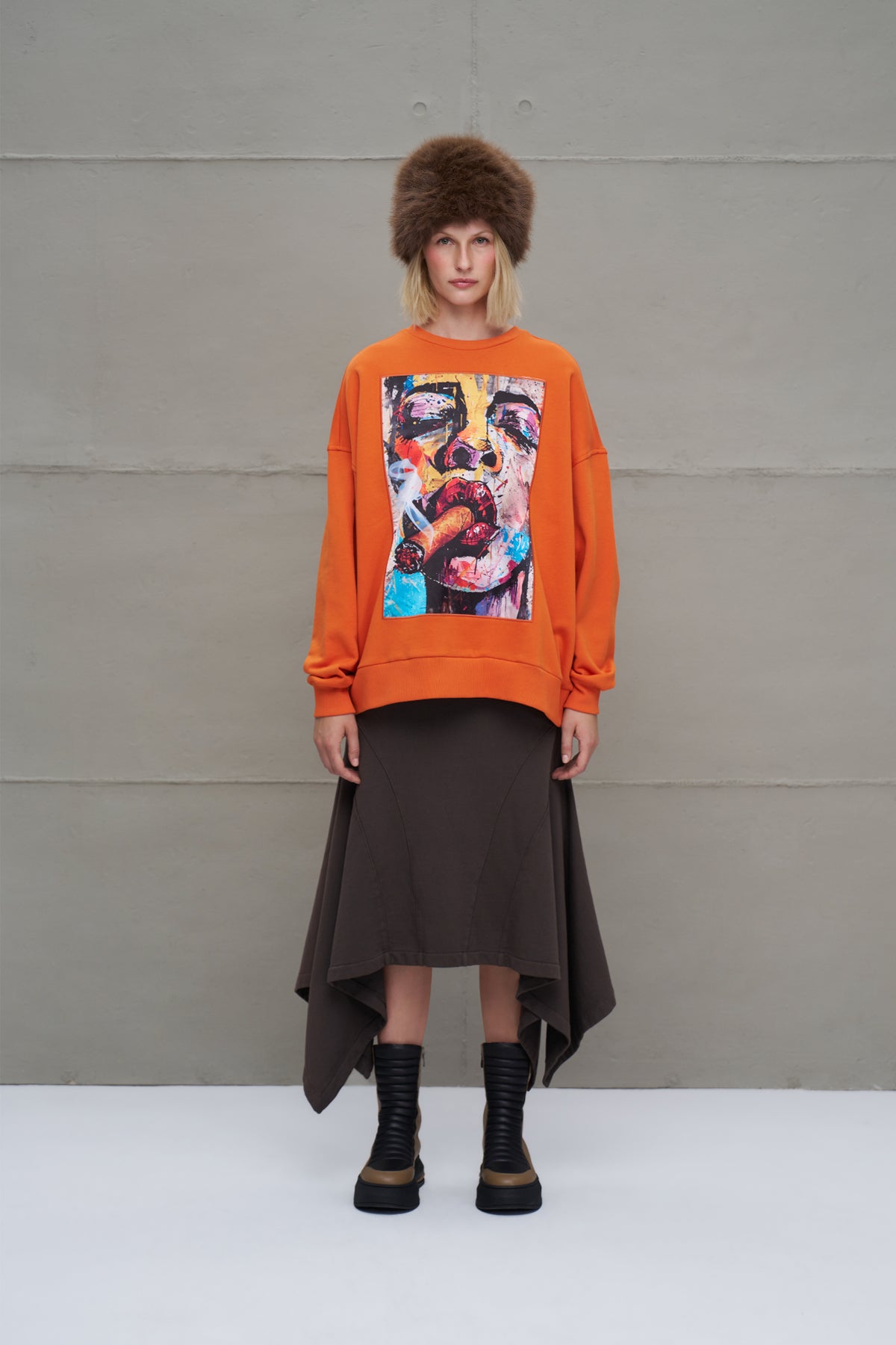 Turuncu Pop-Art Baskili Oversize Sweatshirt 18216
