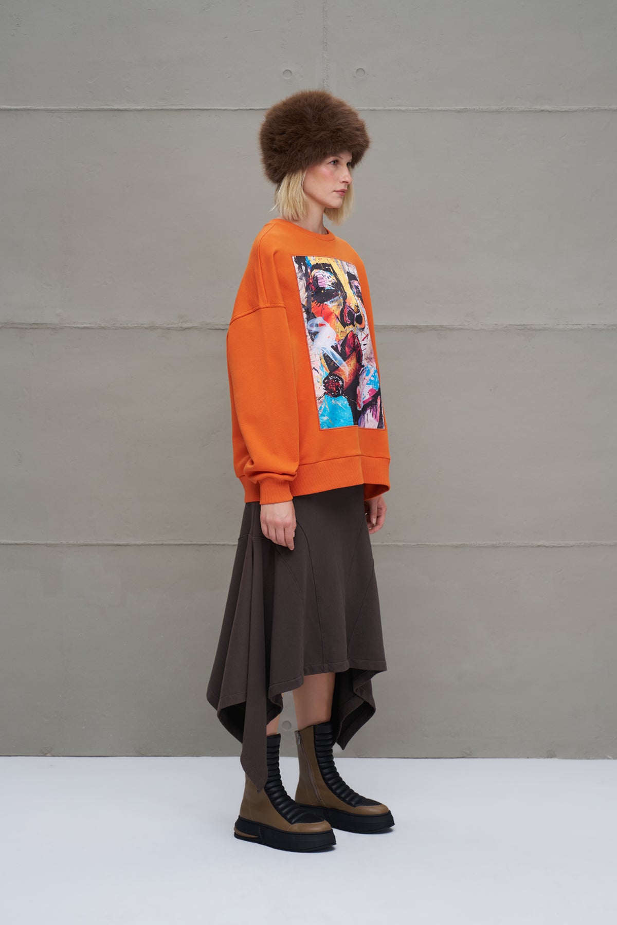 Turuncu Pop-Art Baskili Oversize Sweatshirt 18216