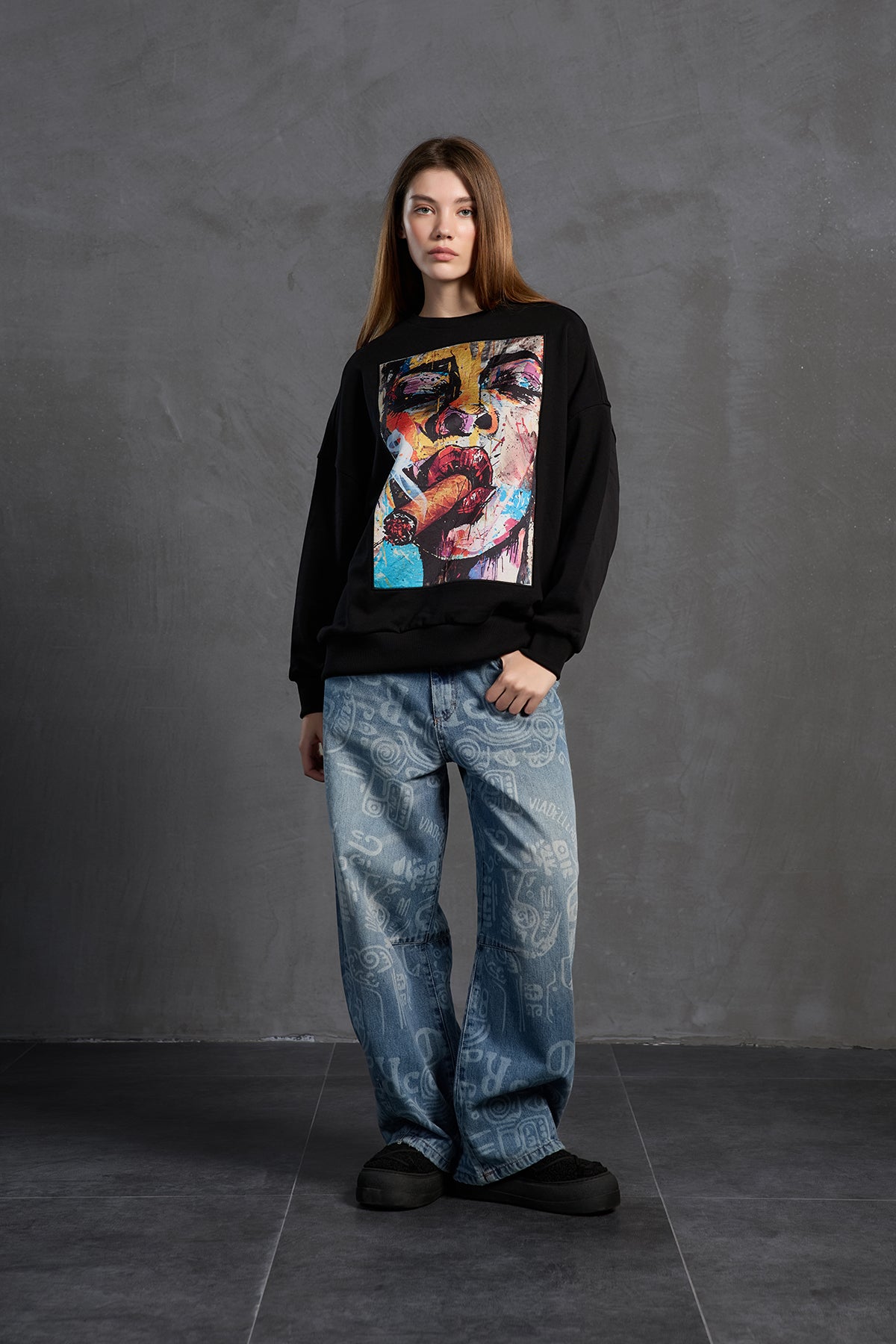 Siyah Pop-Art Baskili Oversize Sweatshirt 18216